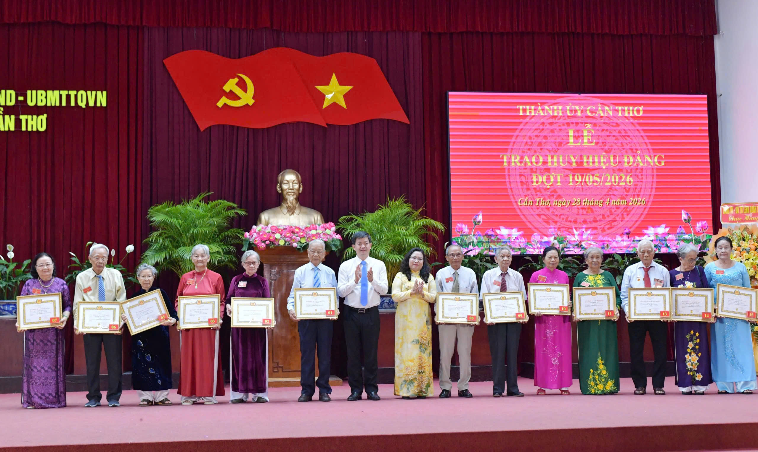 Cần Thơ họp mặt kỷ niệm 51 năm Giải phóng miền Nam, thống nhất đất nước
