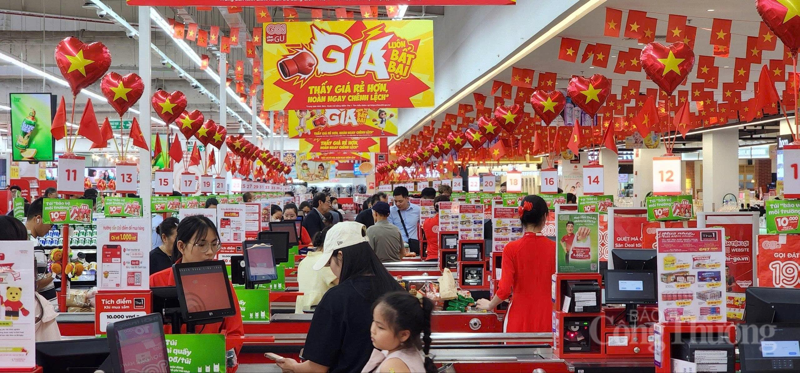 Ngành bán lẻ chạy đua giành sức mua dịp lễ 30/4: Hàng Việt 'phủ sóng'