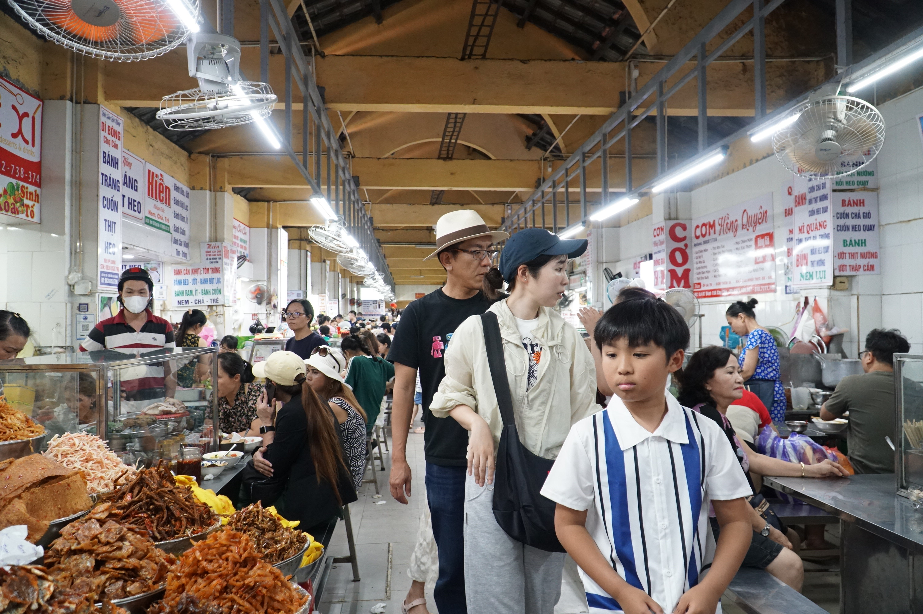 Đà Nẵng làm gì để siết an toàn thực phẩm tại các chợ du lịch cao điểm hè 