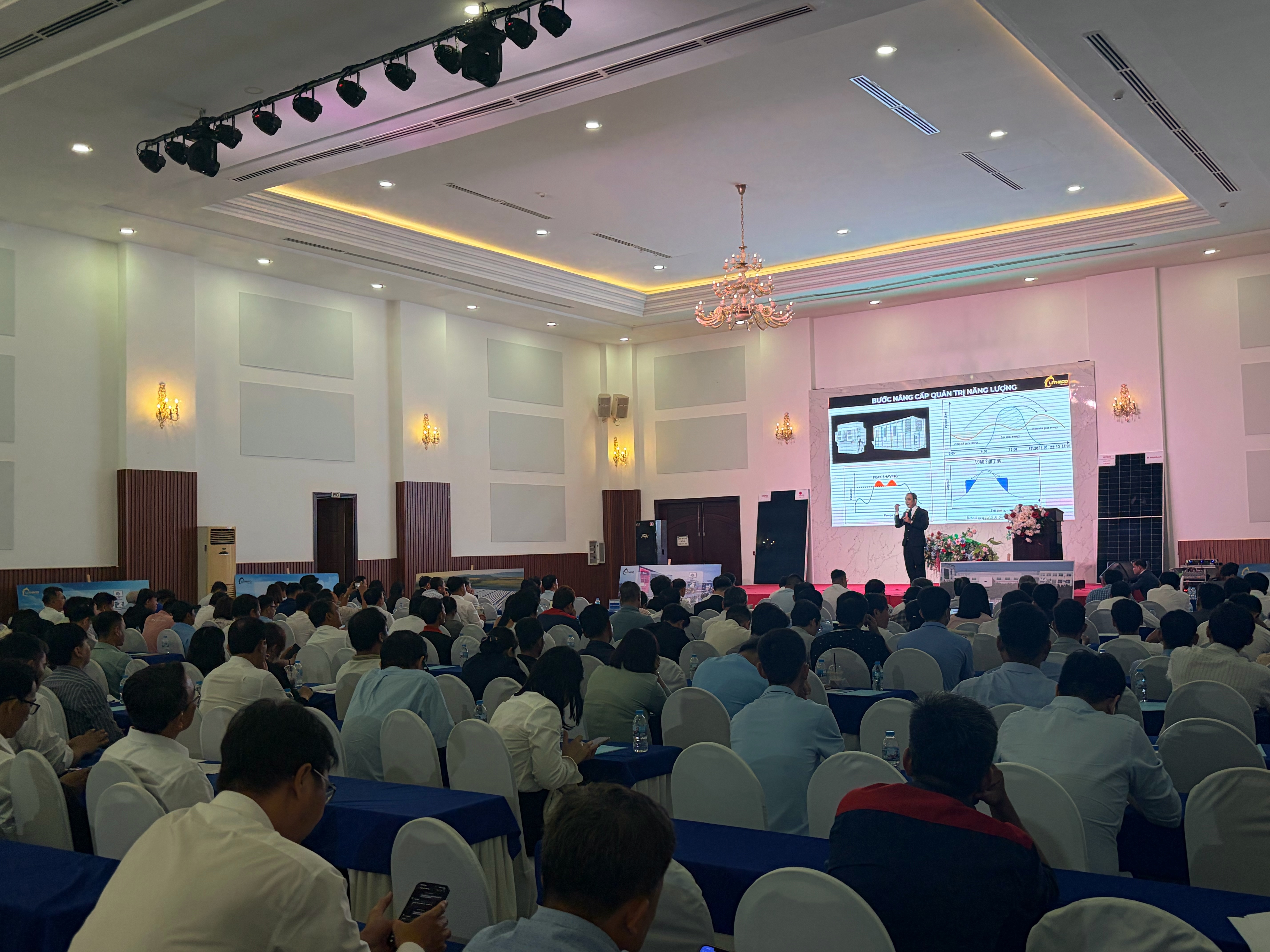 Ngành Công Thương và Điện lực Tây Ninh tổ chức hội thảo về điện mặt trời mái nhà