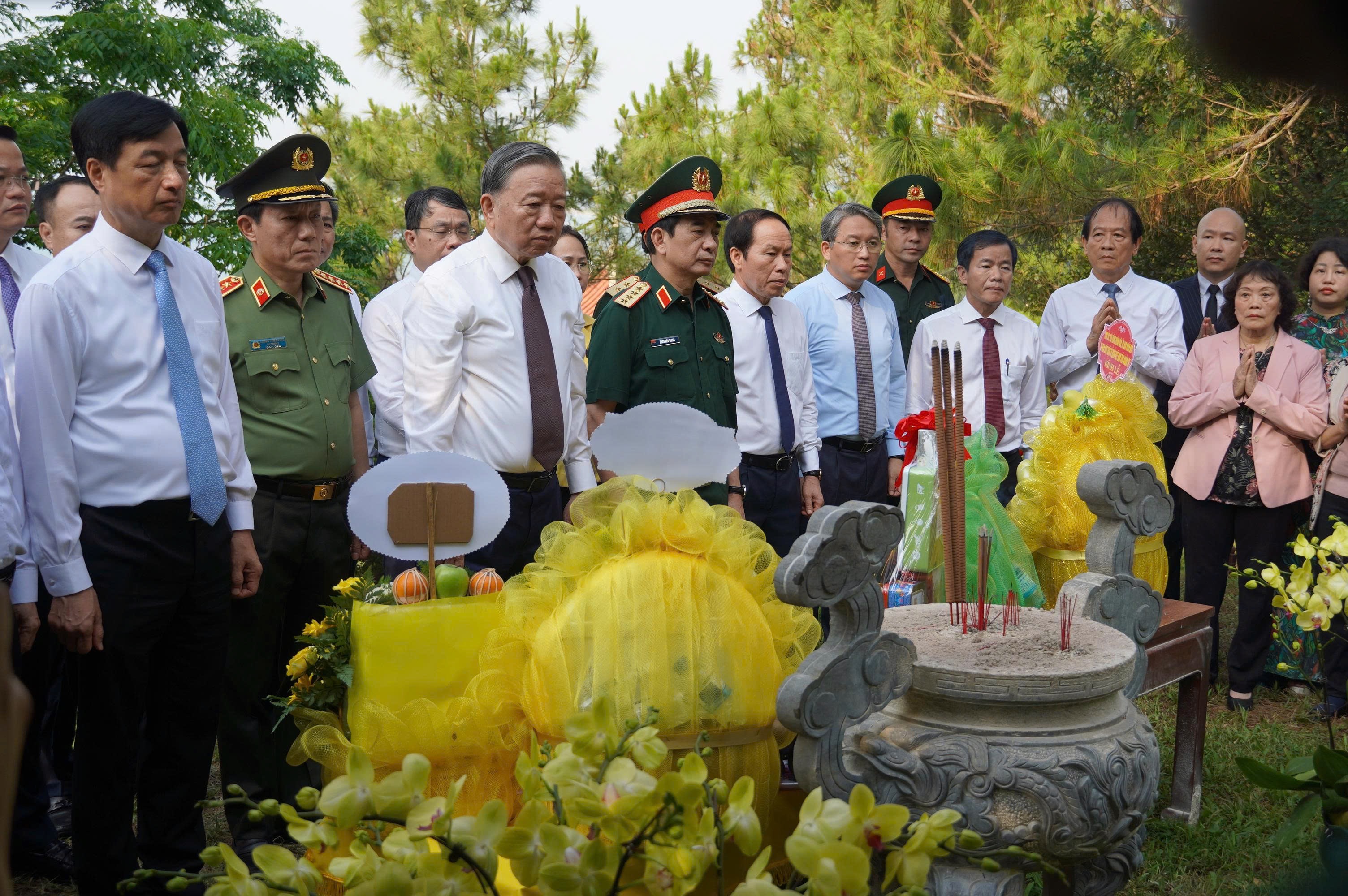 Tổng Bí thư, Chủ tịch nước Tô Lâm dự Lễ Thượng cờ 'Thống nhất non sông' tại Quảng Trị