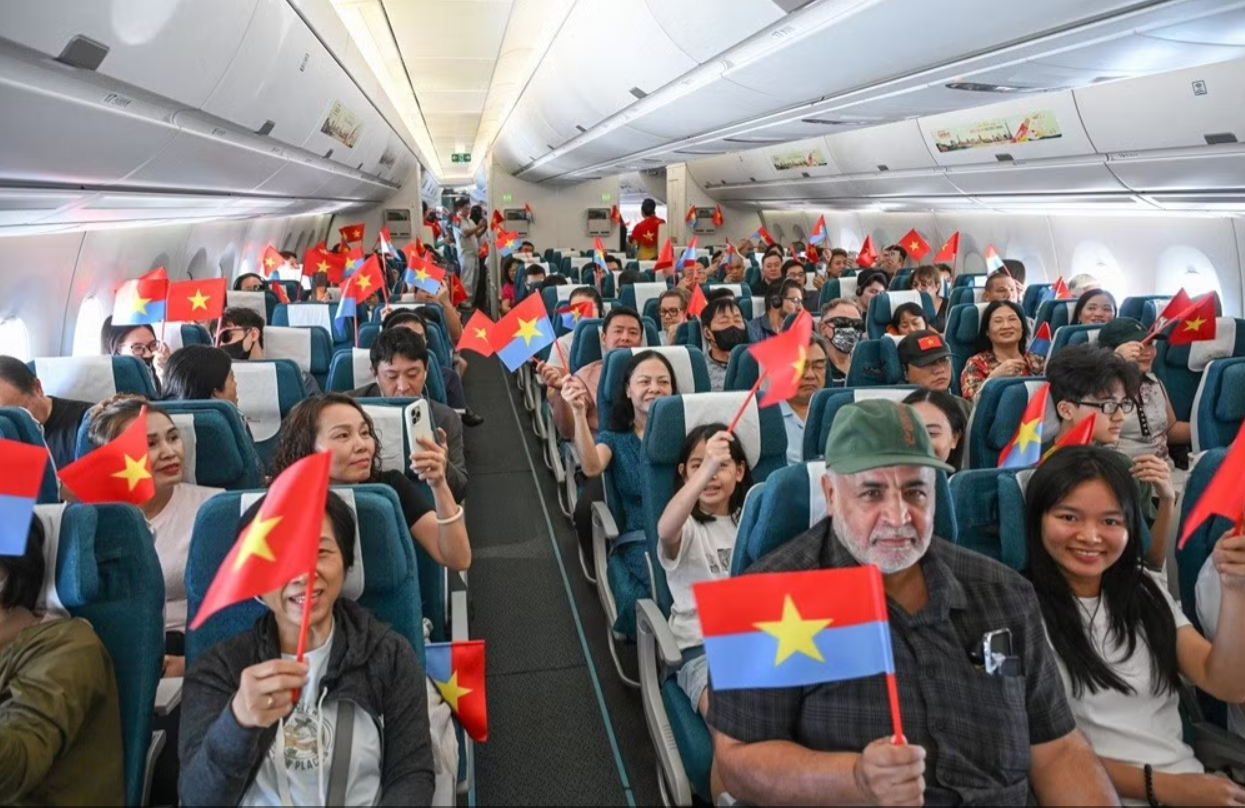 Vietnam Airlines tổ chức chuyến bay kỷ niệm Ngày Giải phóng miền Nam