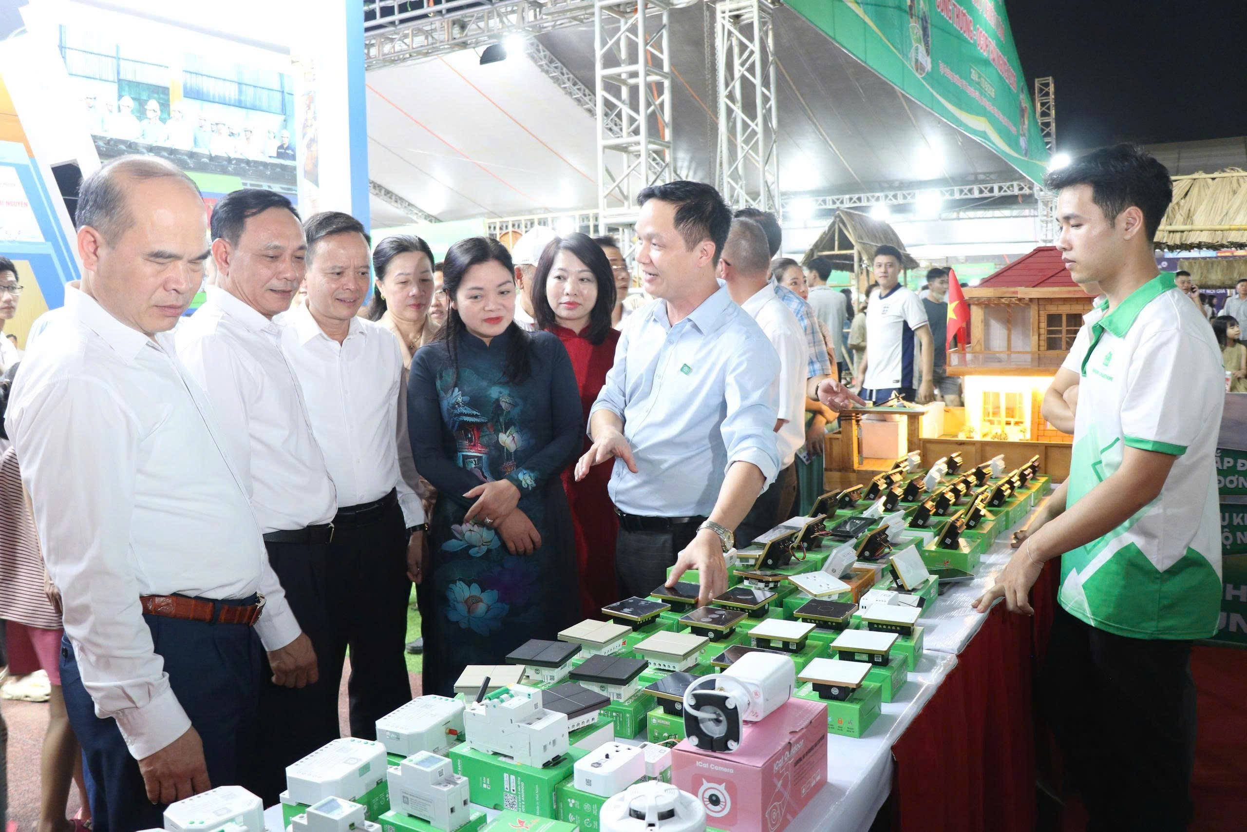 21 tỉnh, thành tham gia Hội chợ triển lãm Công Thương - OCOP Thái Nguyên 