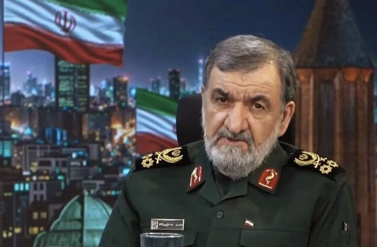 Iran cảnh báo Mỹ sẽ phải 'trả giá đắt' tại eo biển Hormuz