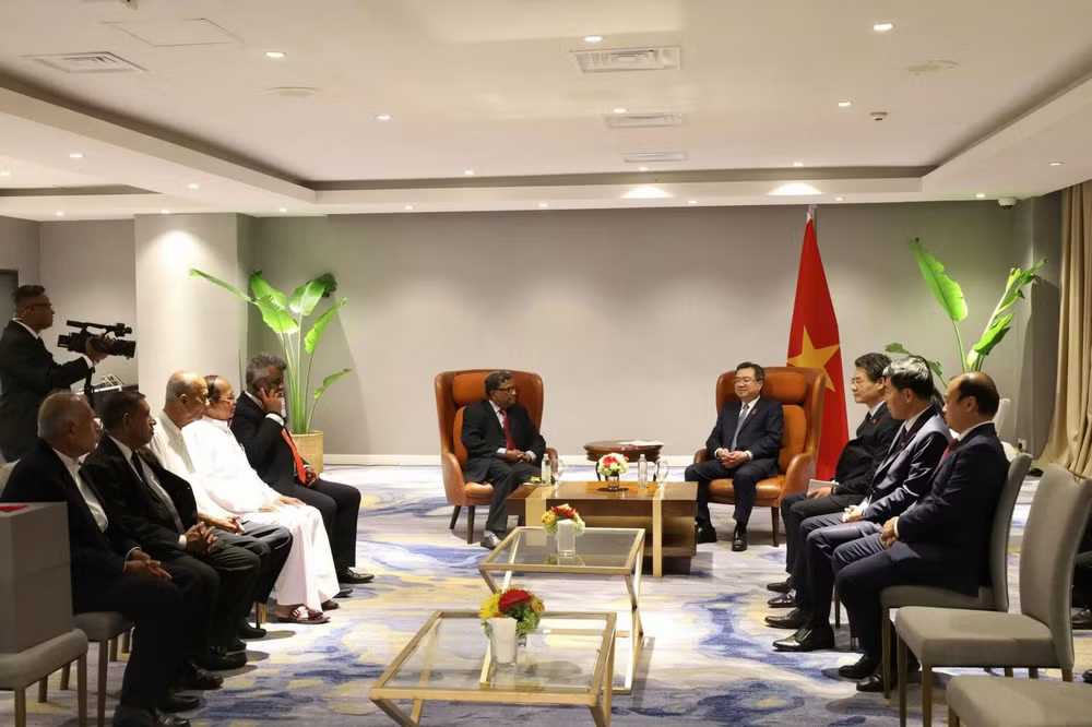 Đồng chí Nguyễn Thanh Nghị tiếp lãnh đạo các chính đảng và tổ chức hữu nghị Sri Lanka