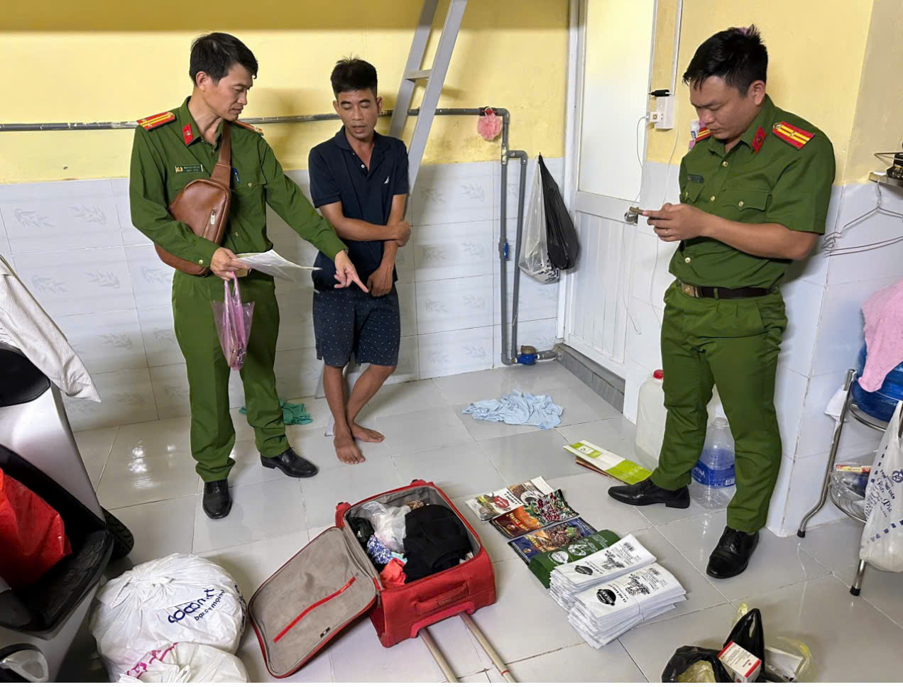 Quảng Trị: Phát hiện 0,6 tấn bột nghi là cà phê giả