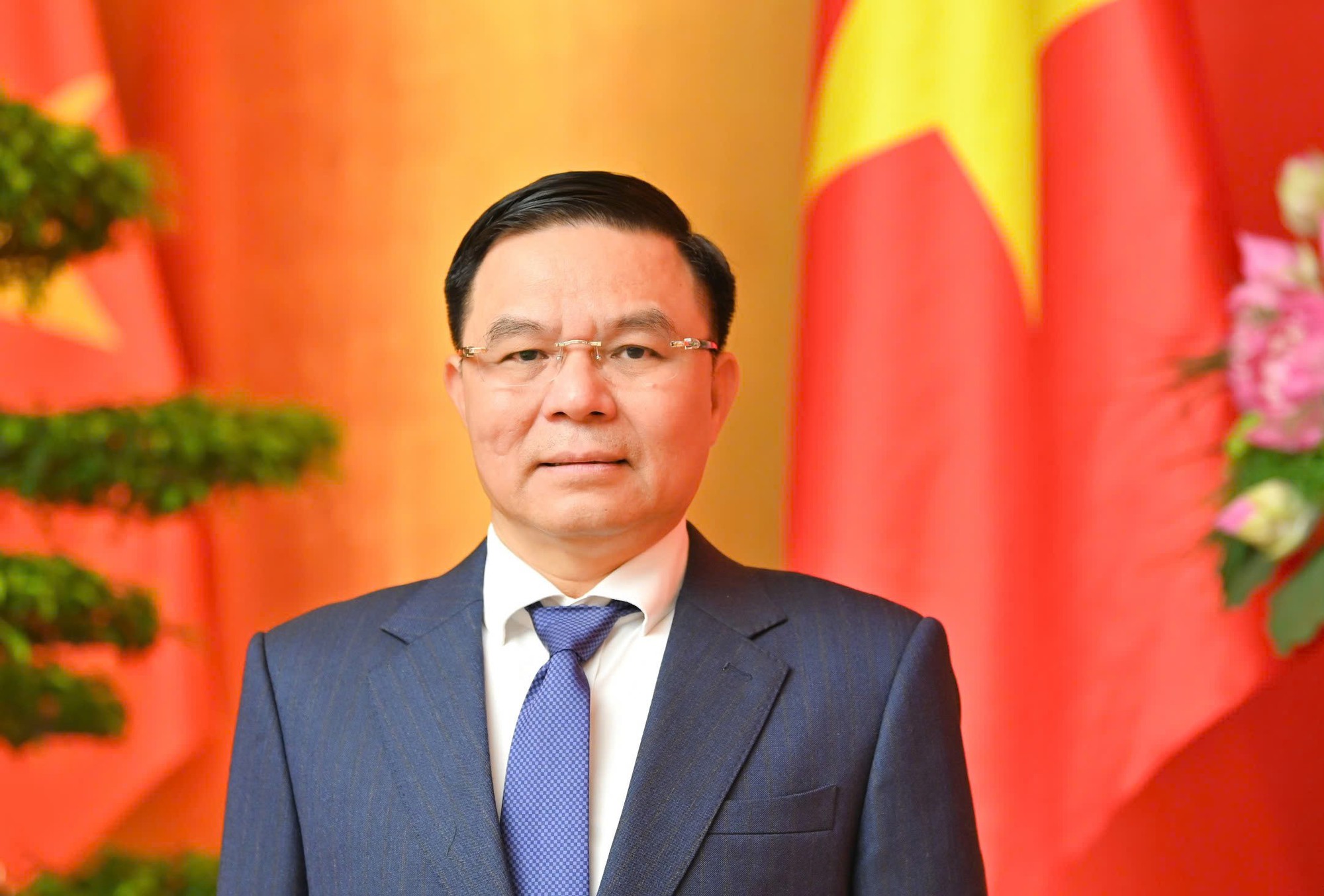 Bộ trưởng Lê Mạnh Hùng gửi thư chúc mừng nhân kỷ niệm 75 năm Ngày Truyền thống ngành Công Thương Việt Nam