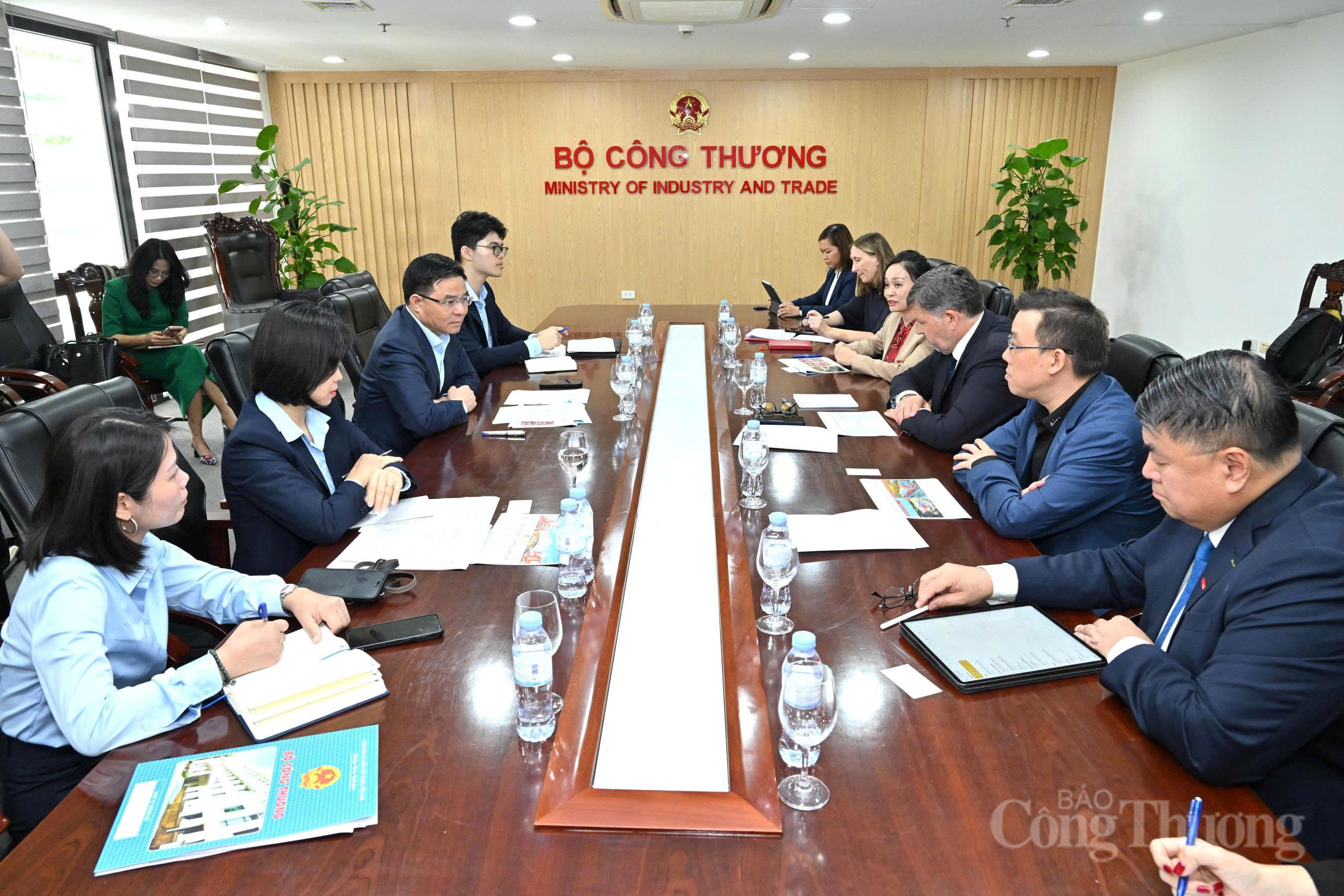 Bộ trưởng Bộ Công Thương Lê Mạnh Hùng tiếp Tổng Giám đốc Tập đoàn Central Retail