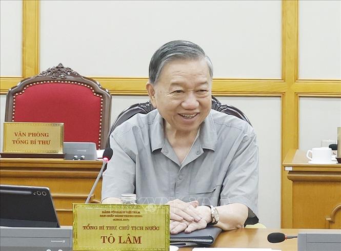 Bộ Chính trị cho ý kiến hoàn thiện thể chế vượt trội, tạo động lực mới để TP. Hồ Chí Minh phát triển nhanh, bền vững