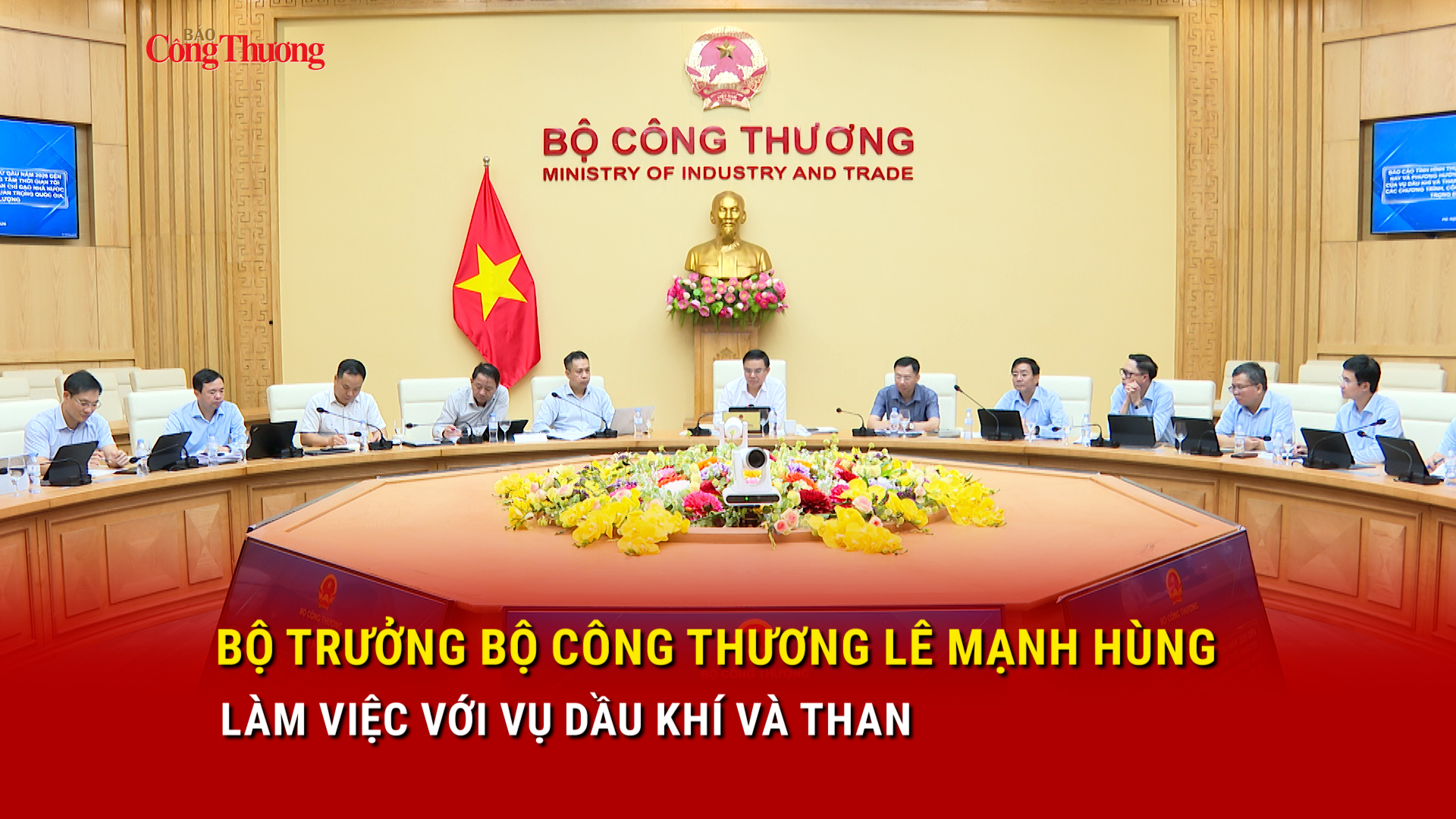 Bộ trưởng Bộ Công Thương Lê Mạnh Hùng làm việc với Vụ Dầu khí và Than
