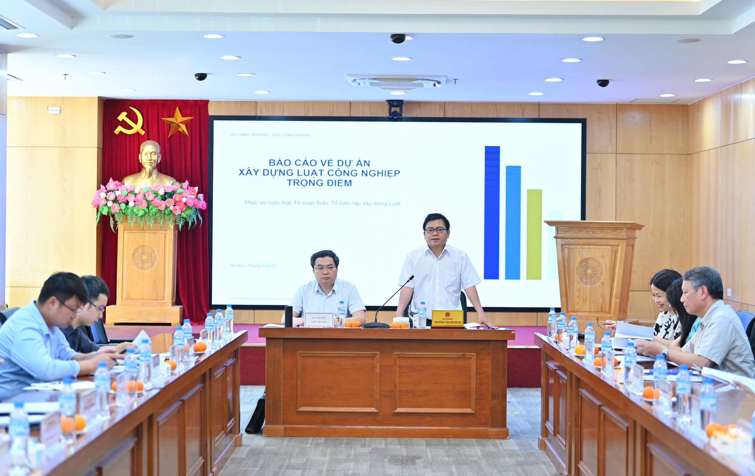 Bộ Công Thương họp Tổ soạn thảo, Tổ biên tập xây dựng Luật Công nghiệp trọng điểm