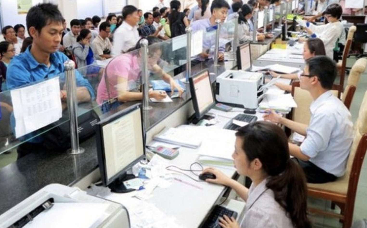 Nghỉ việc do sắp xếp bộ máy, đi làm lại có phải trả lại trợ cấp?