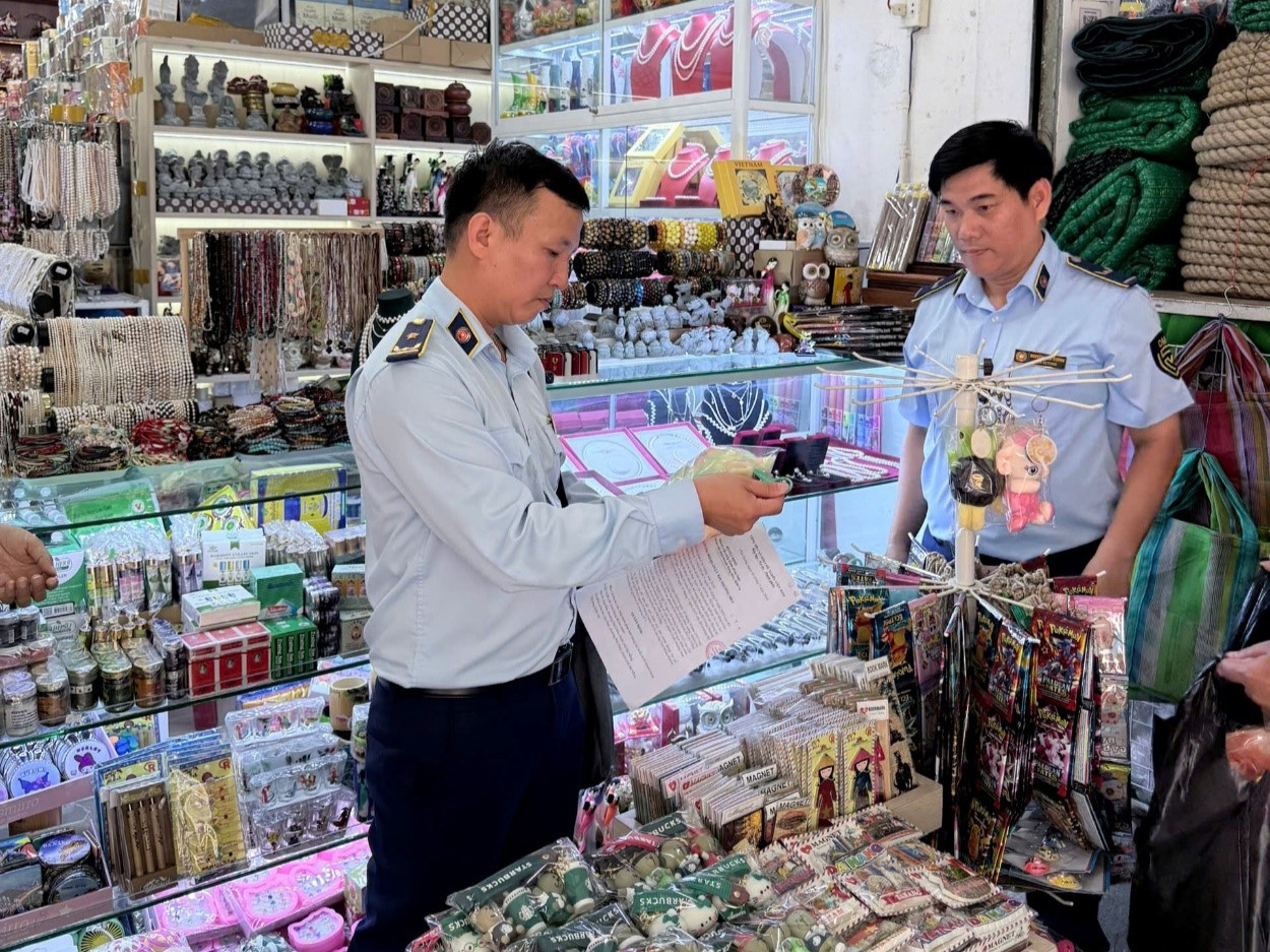 Đà Nẵng: Xử lý nhiều cơ sở kinh doanh hàng xâm phạm sở hữu trí tuệ