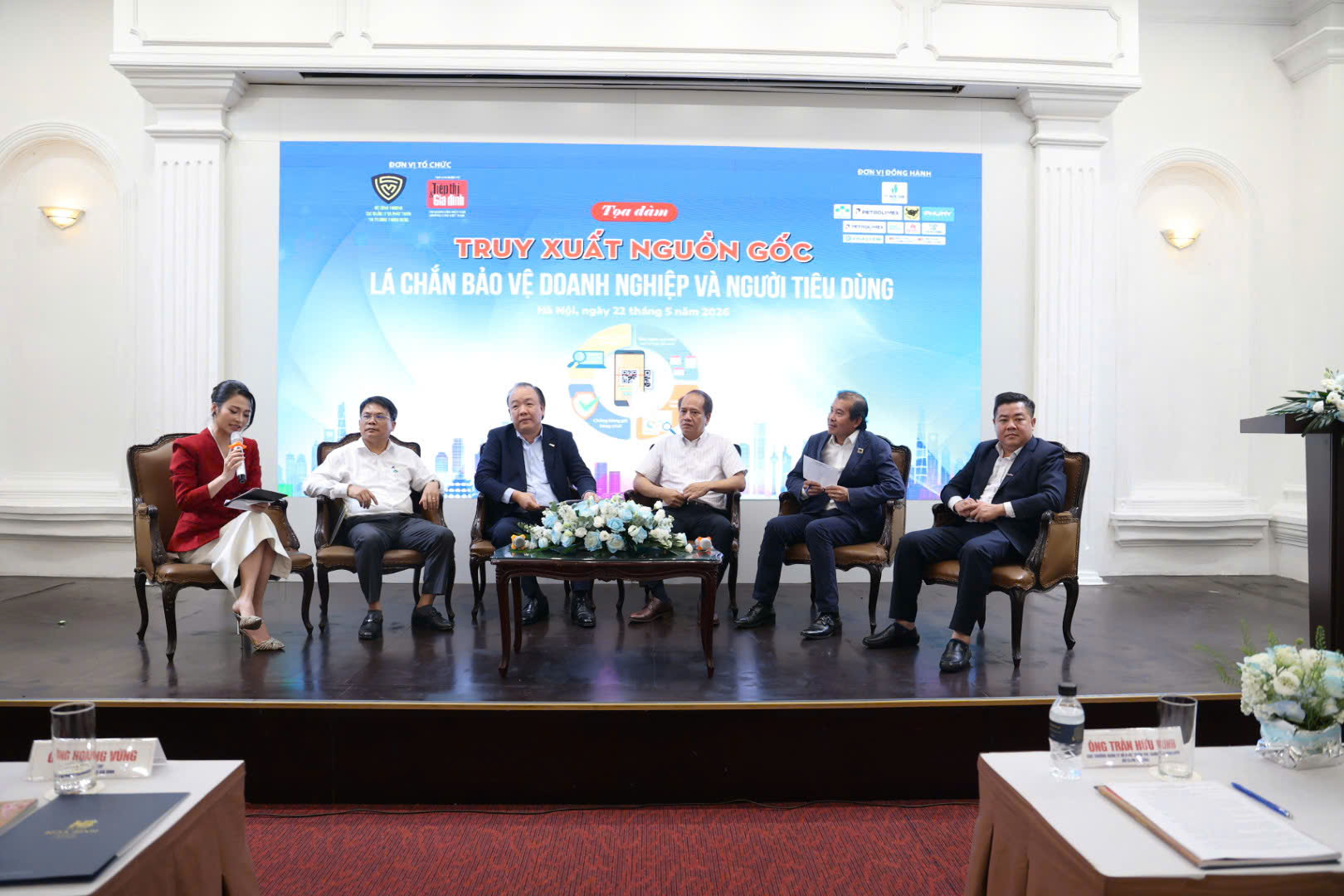 Doanh nghiệp hóa chất tăng tốc dựng 'lá chắn số' chống hàng giả