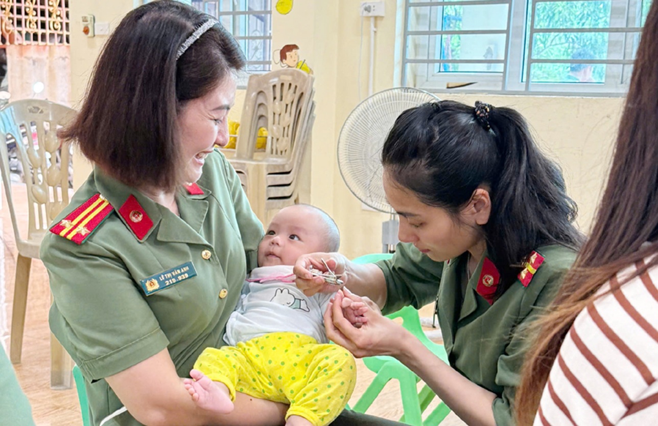 Củng cố niềm tin của Nhân dân từ những hành động gần dân, vì dân