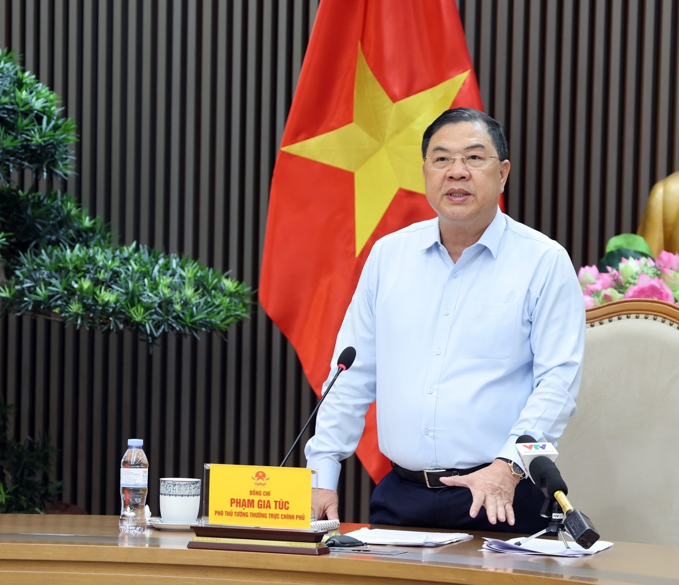 Kích cầu tiêu dùng, quyết liệt chống hàng giả để bảo vệ thị trường nội địa 
