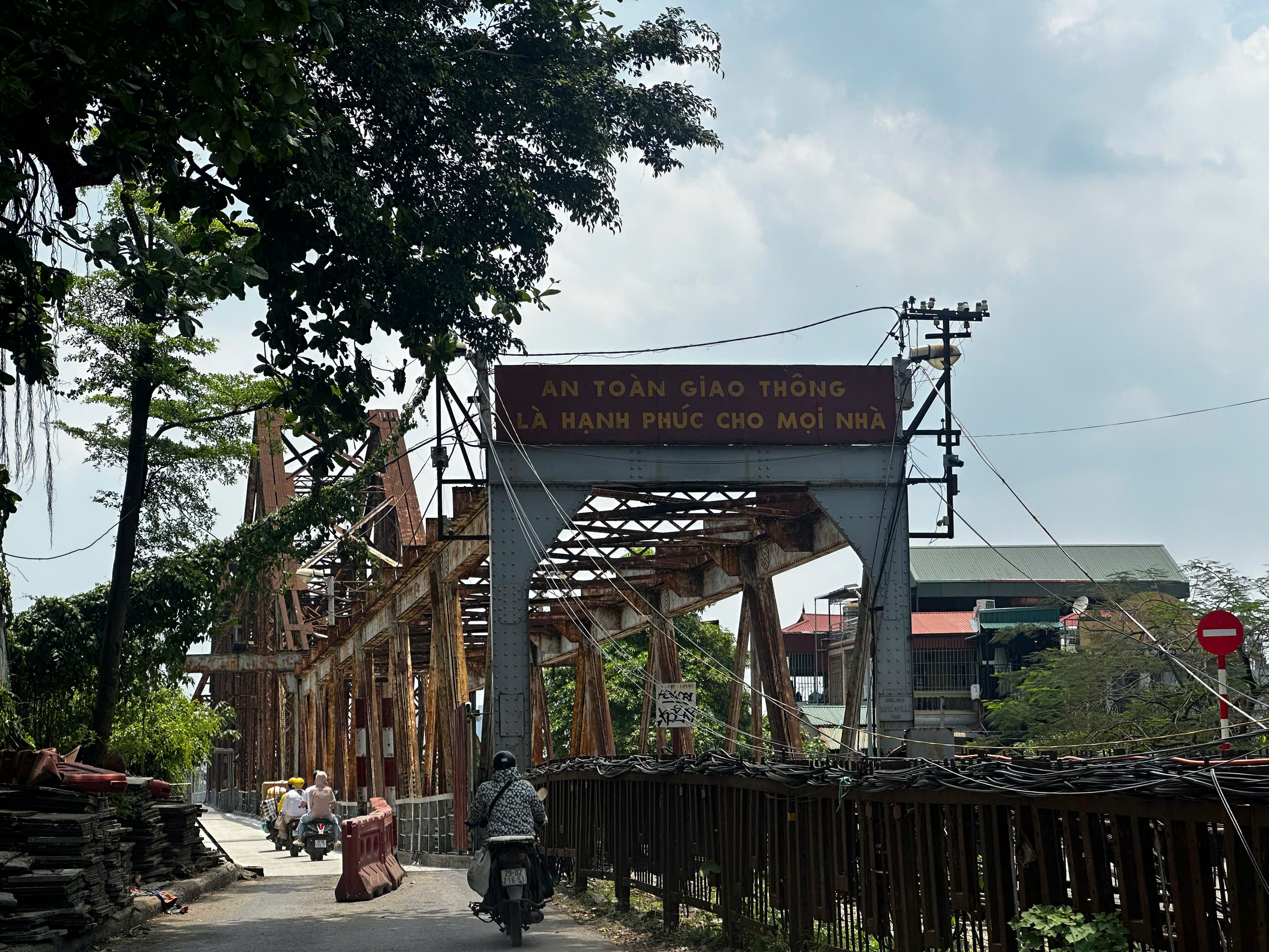 Thông xe cầu Long Biên, giảm áp lực giao thông cửa ngõ Thủ đô