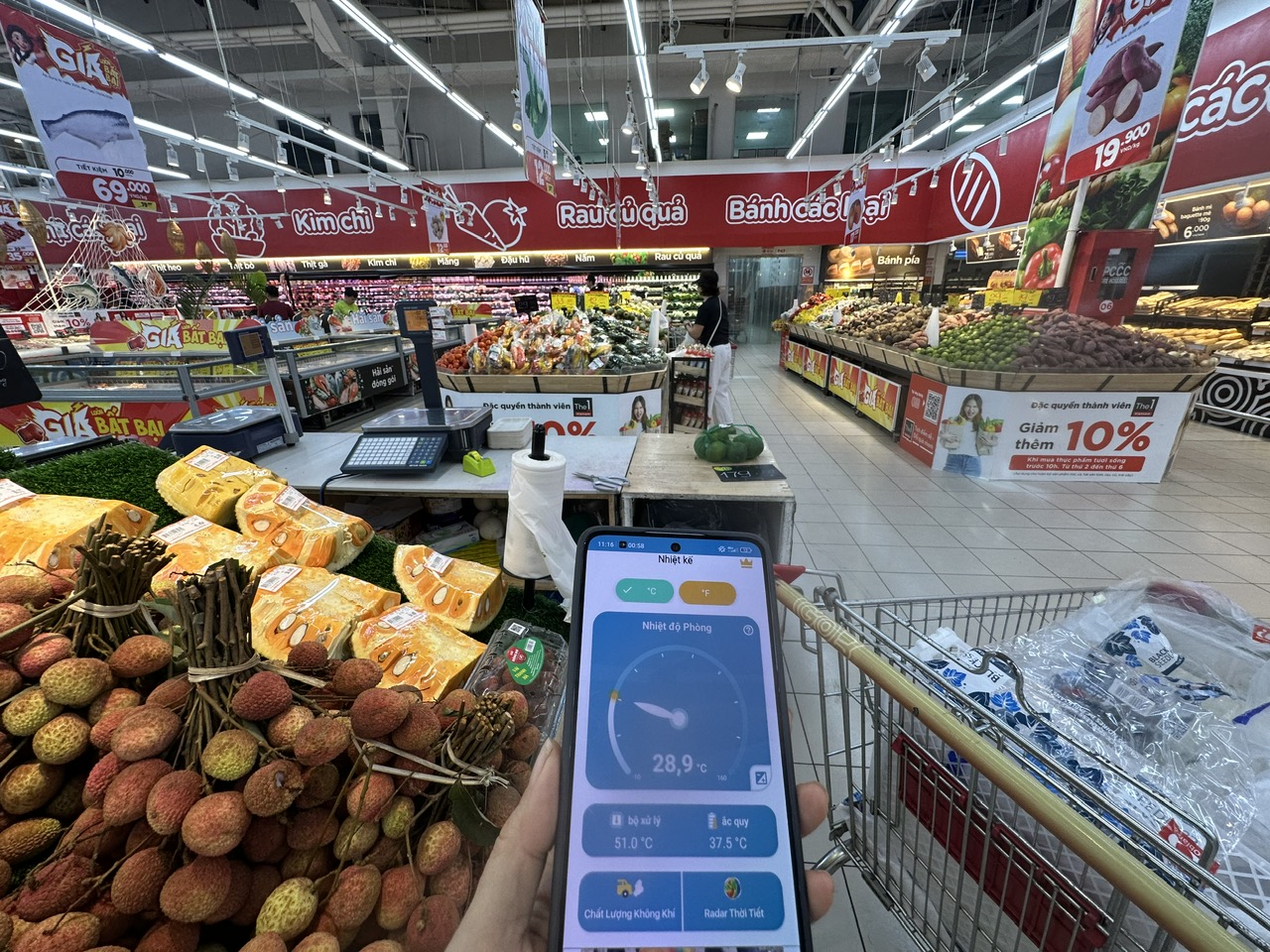 Phú Thọ: Nhiều siêu thị, trung tâm thương mại tăng cường giải pháp tiết kiệm điện