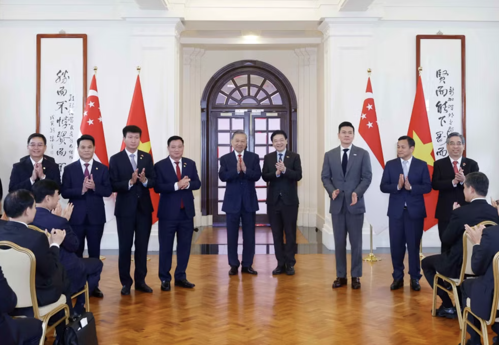 Tổng Bí thư, Chủ tịch nước Tô Lâm chứng kiến trao văn kiện hợp tác giữa Việt Nam và Singapore