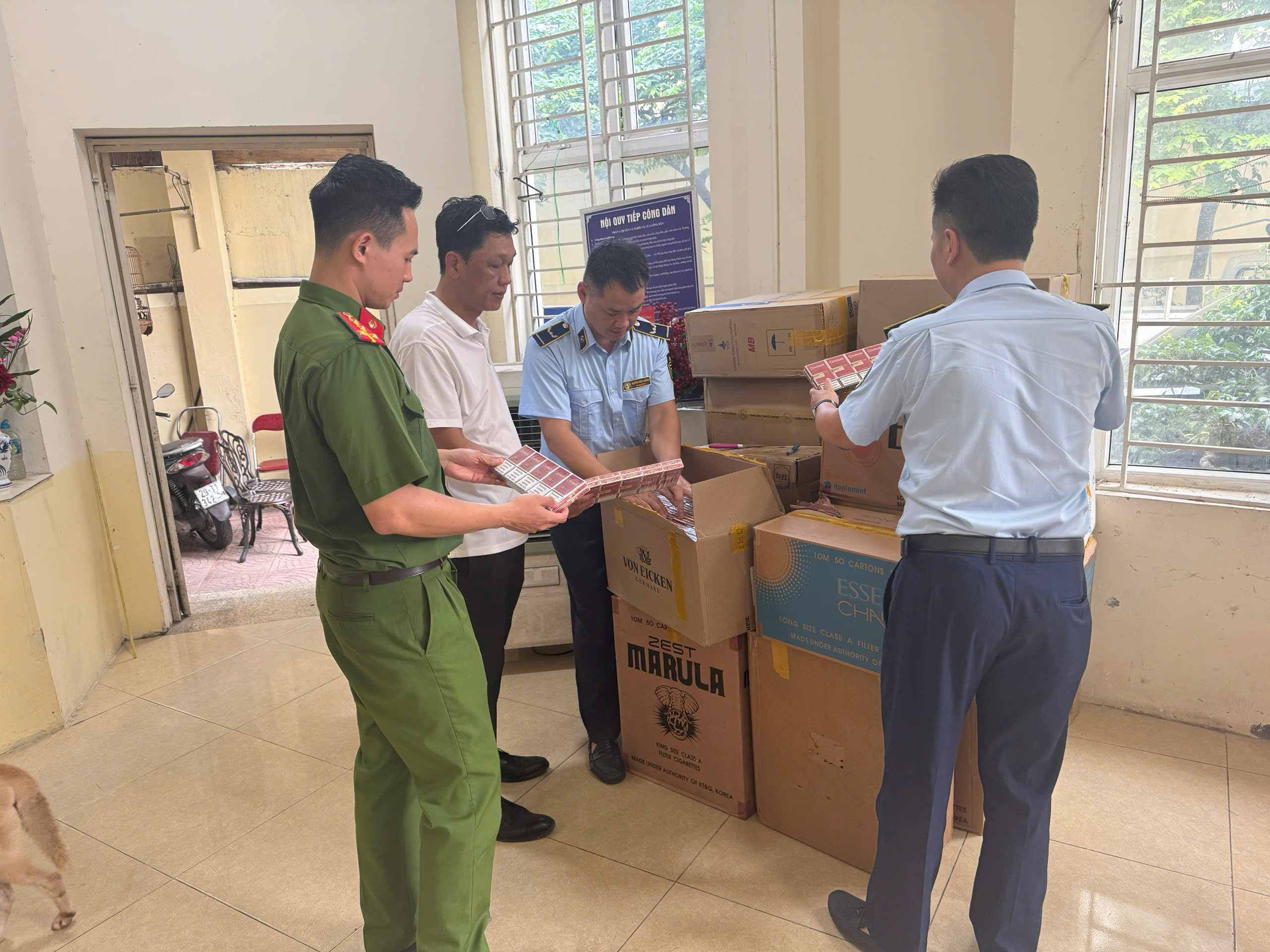 Hà Nội: Chuyển công an điều tra vụ hơn 8.000 bao thuốc lá nhập lậu