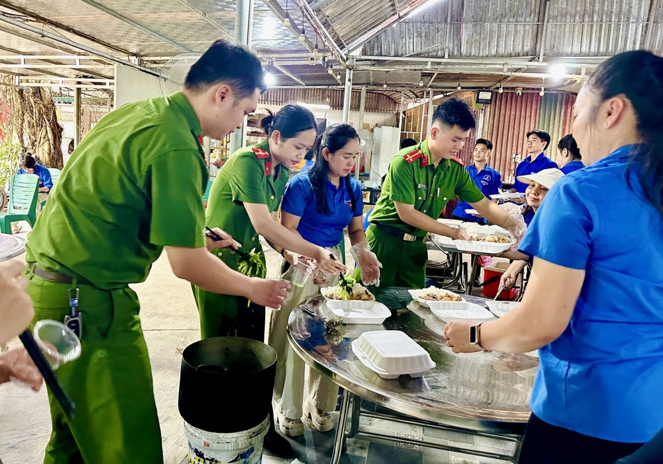 Lan tỏa hình ảnh người chiến sĩ Công an vì Nhân dân phục vụ