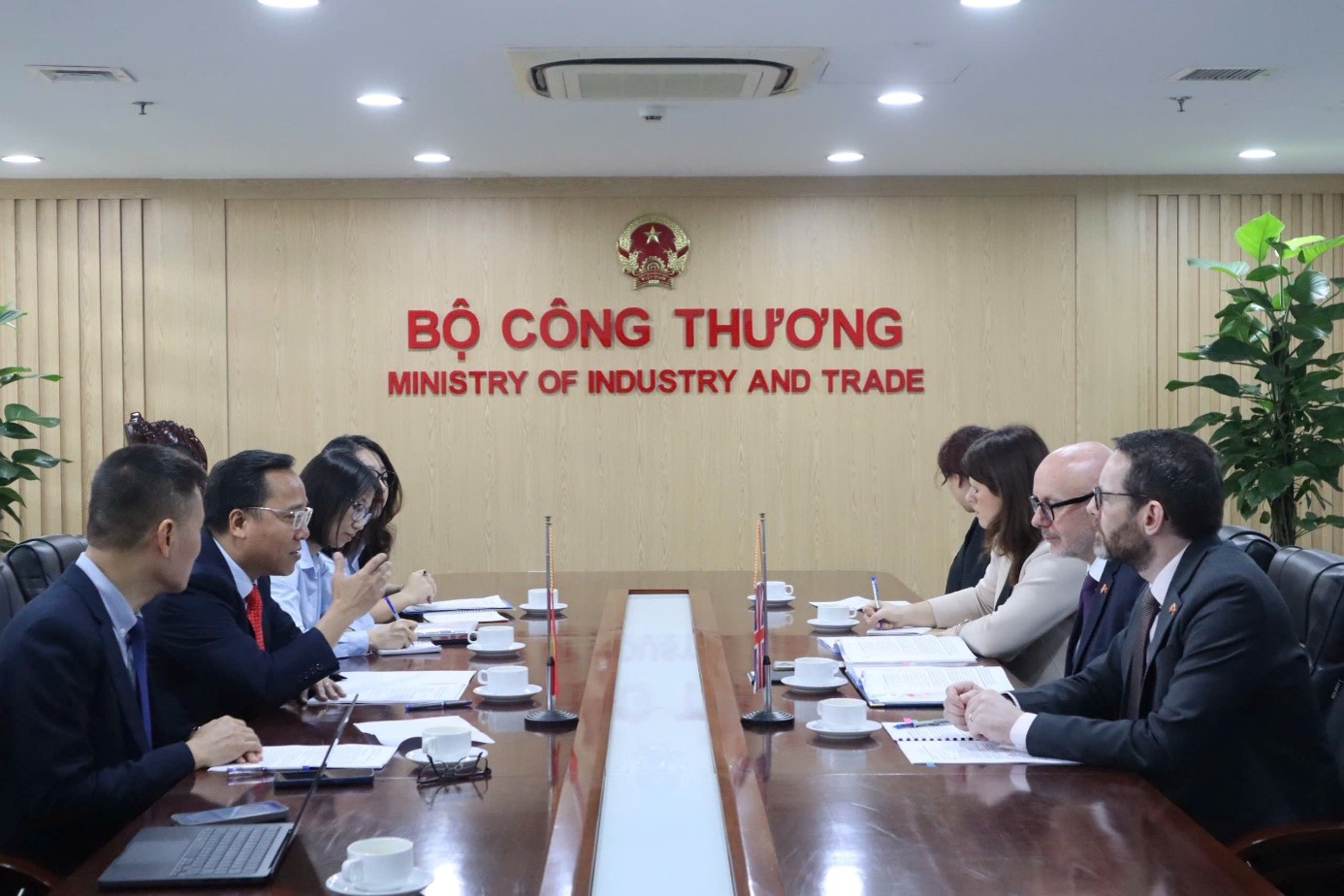 Việt Nam - Anh mở rộng hợp tác thương mại, năng lượng và CPTPP