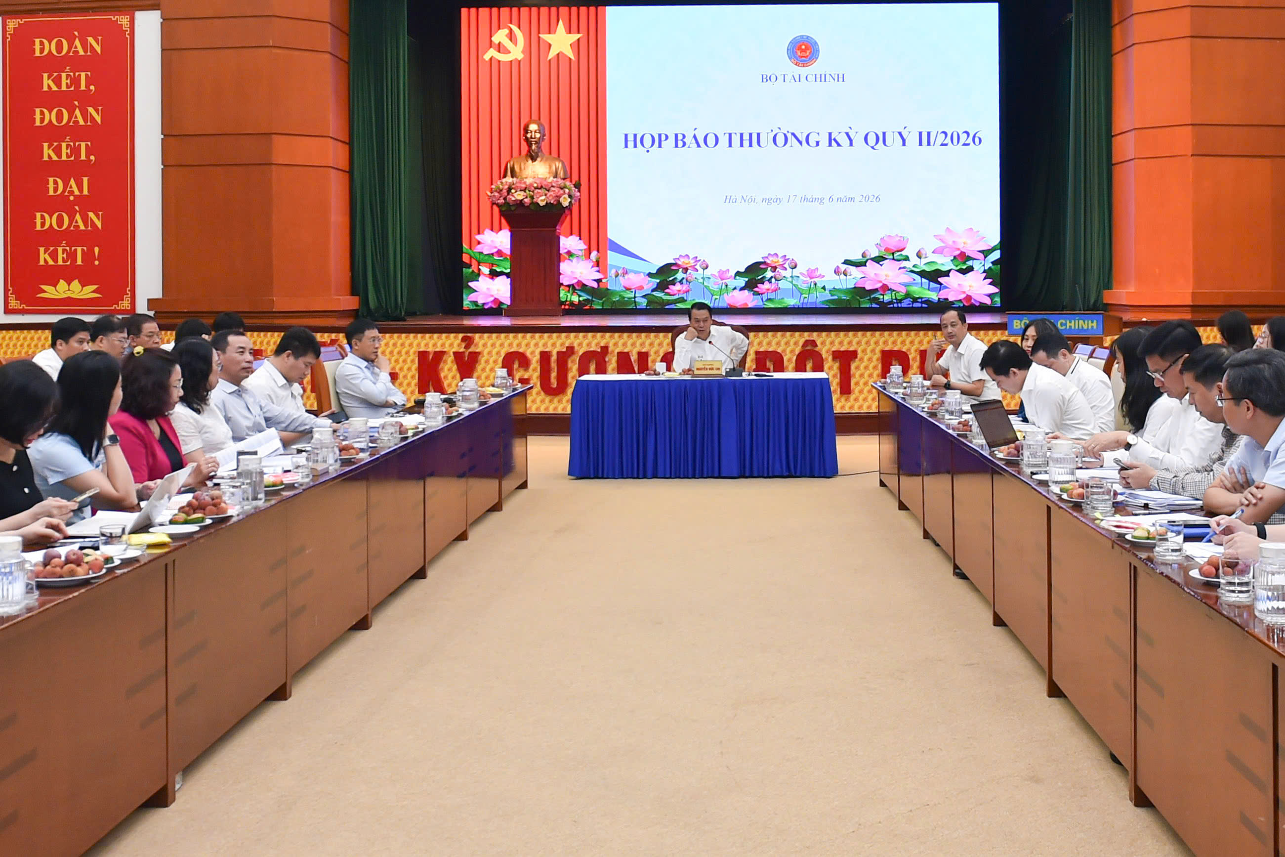 Bộ Tài chính hướng tới mục tiêu tăng trưởng 10% trong năm 2026