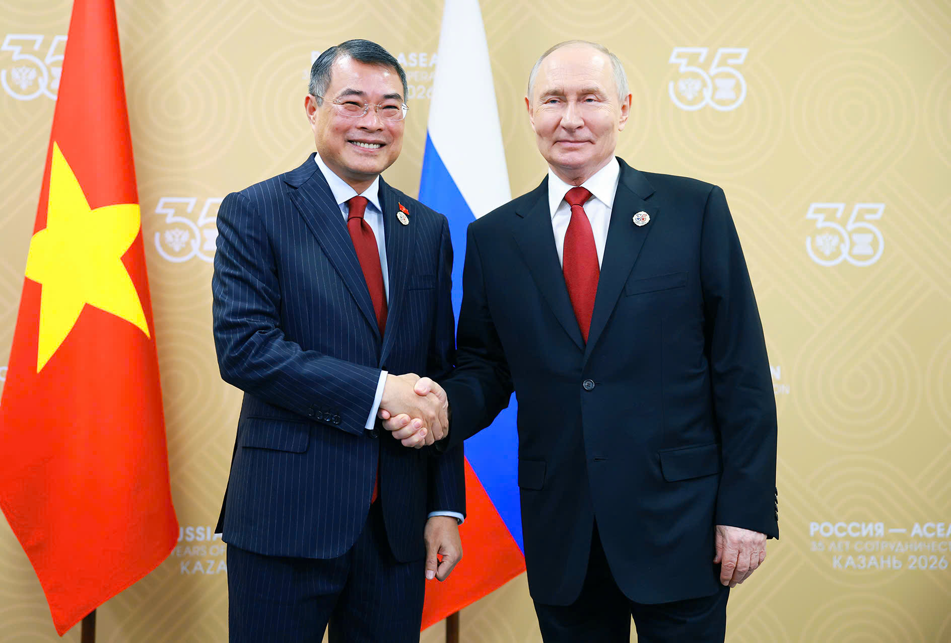 Thủ tướng Chính phủ Lê Minh Hưng hội kiến Tổng thống Nga Vladimir Putin