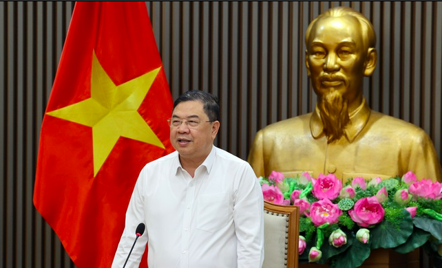 Phó Thủ tướng Thường trực Phạm Gia Túc: Hoàn thiện chính sách nhập khẩu ô tô diện quà biếu, quà tặng, bảo đảm công bằng và minh bạch