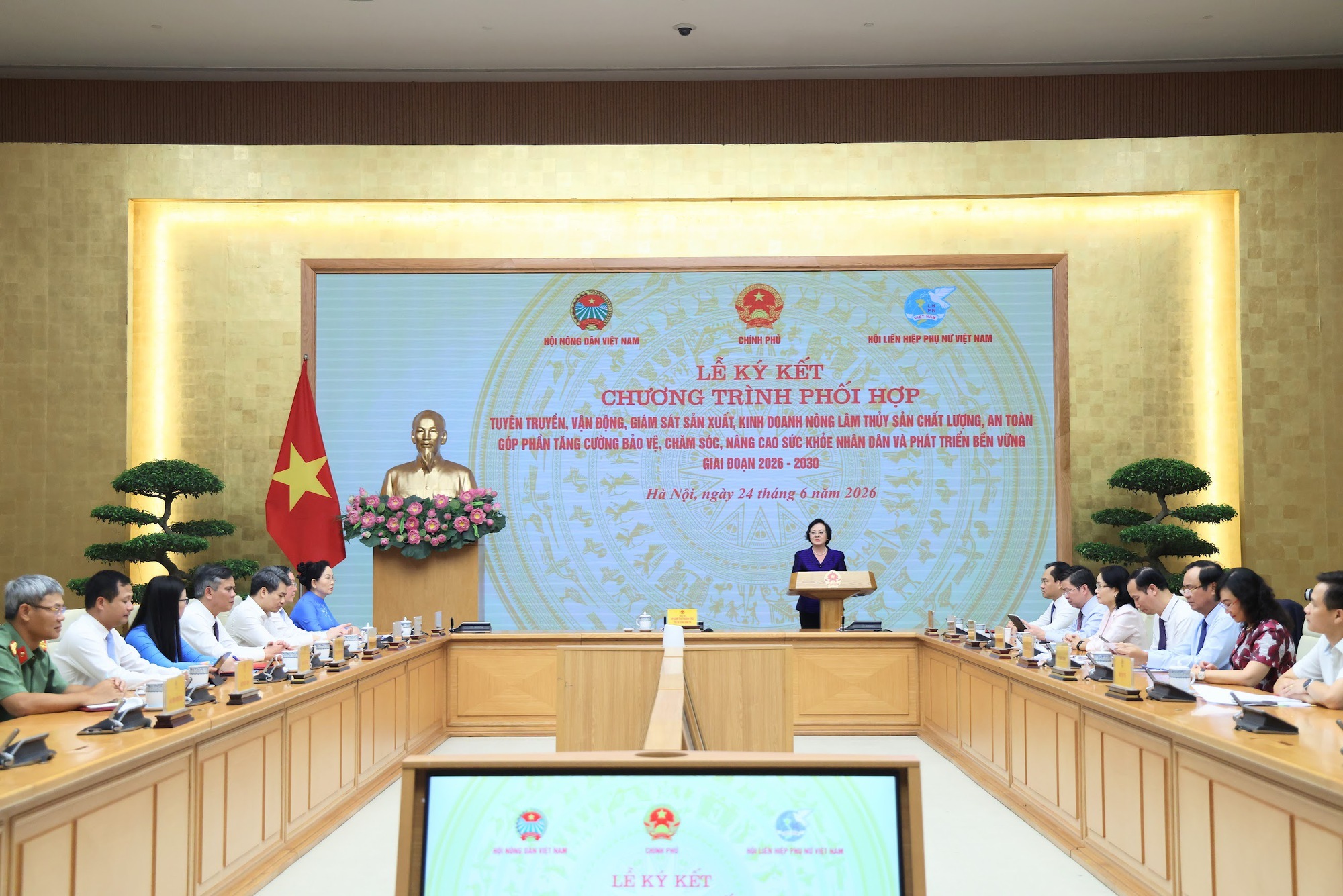 Bảo đảm an toàn thực phẩm là bảo vệ sức khỏe nhân dân và nền kinh tế nông nghiệp