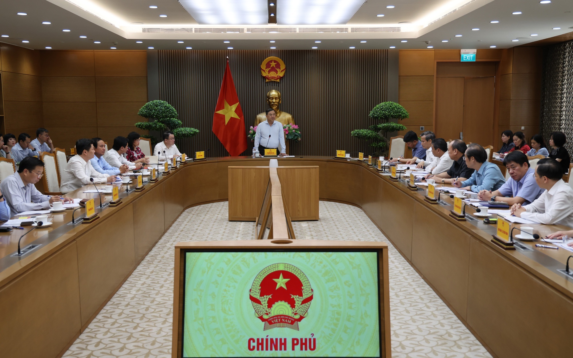 Đẩy nhanh triển khai các dự án hợp tác đầu tư, hạ tầng trọng điểm Việt Nam - Lào