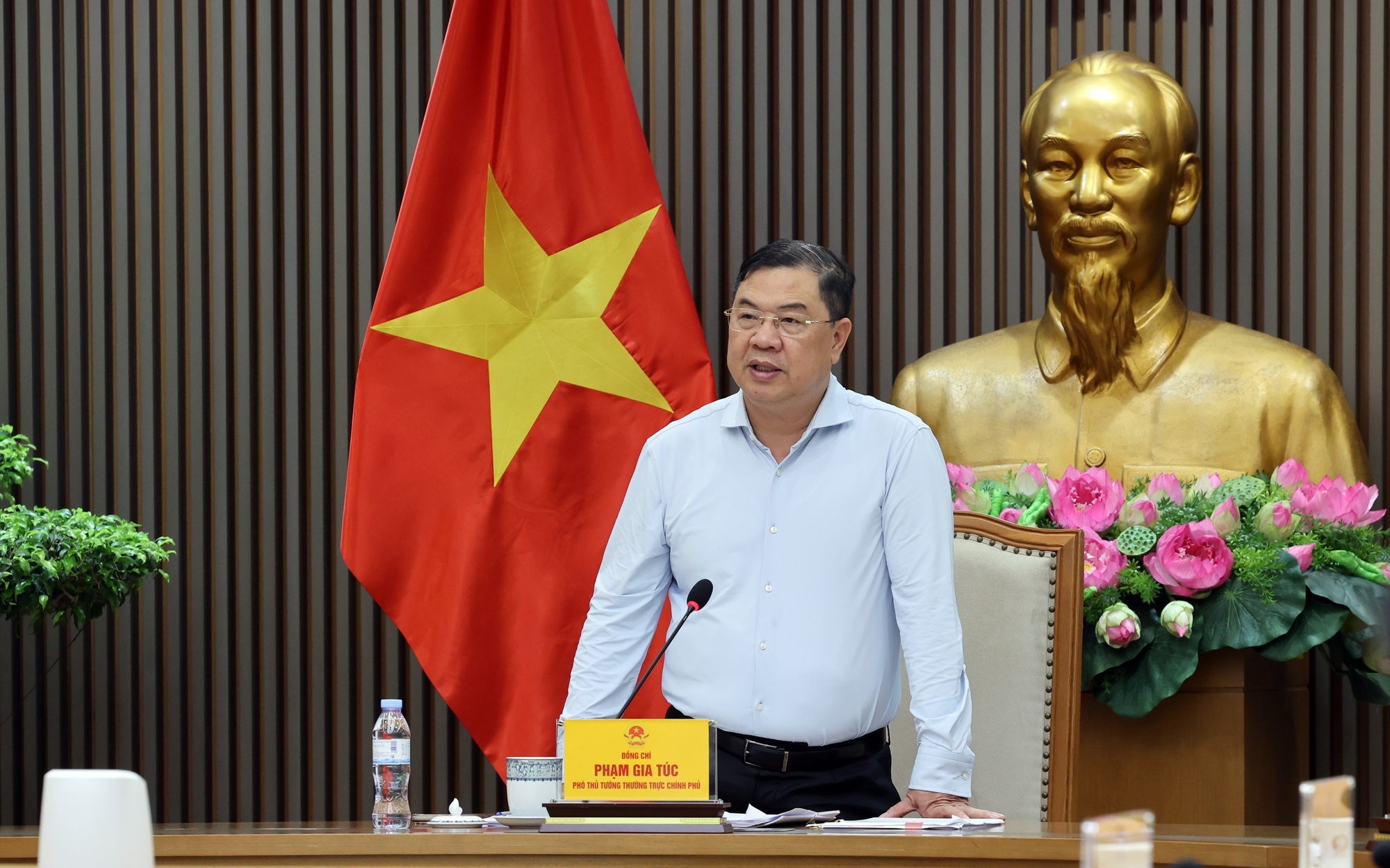 Phó Thủ tướng Thường trực Phạm Gia Túc: Hoàn thiện Nghị định mới để tái cơ cấu hệ thống kinh doanh xăng dầu