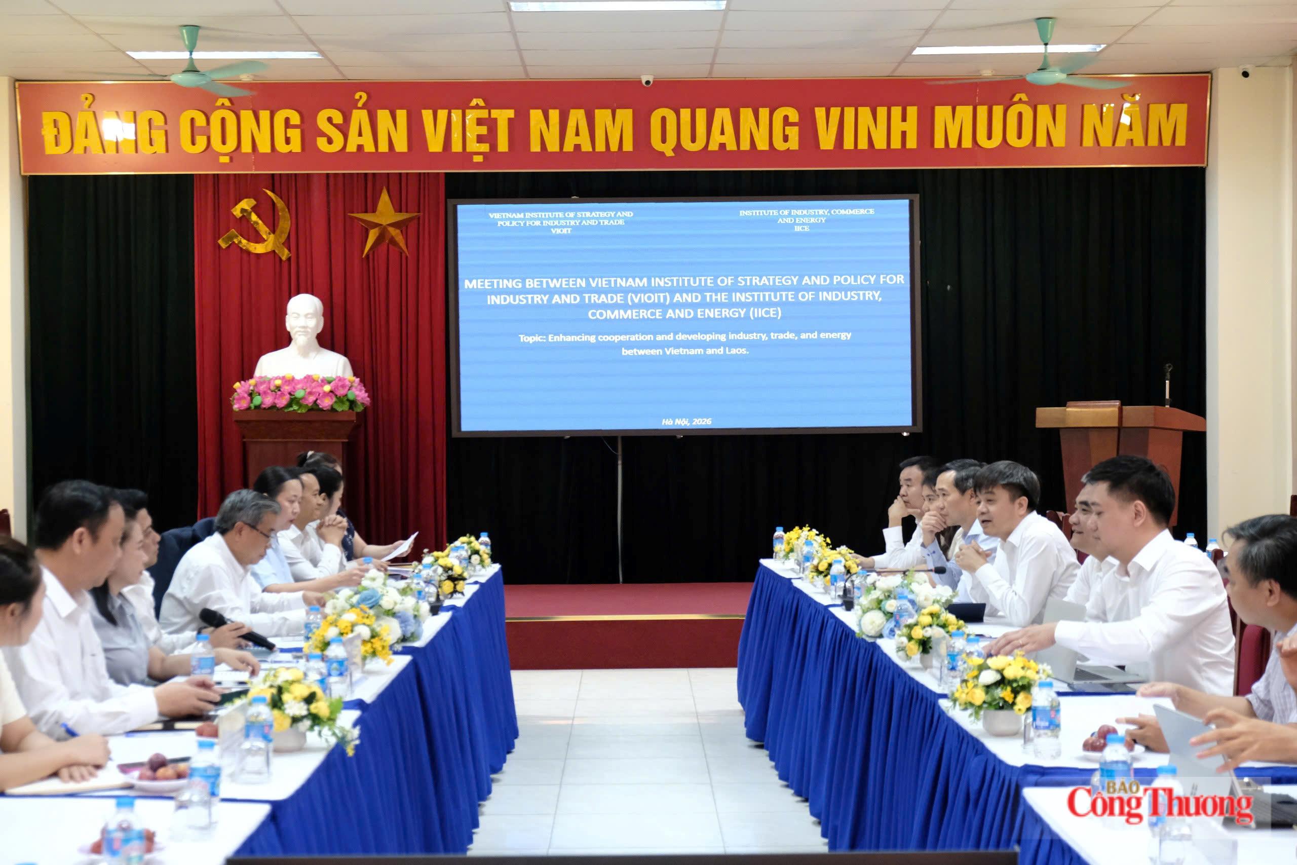 Tăng cường kết nối chính sách, thúc đẩy hợp tác ngành Công Thương Việt Nam - Lào