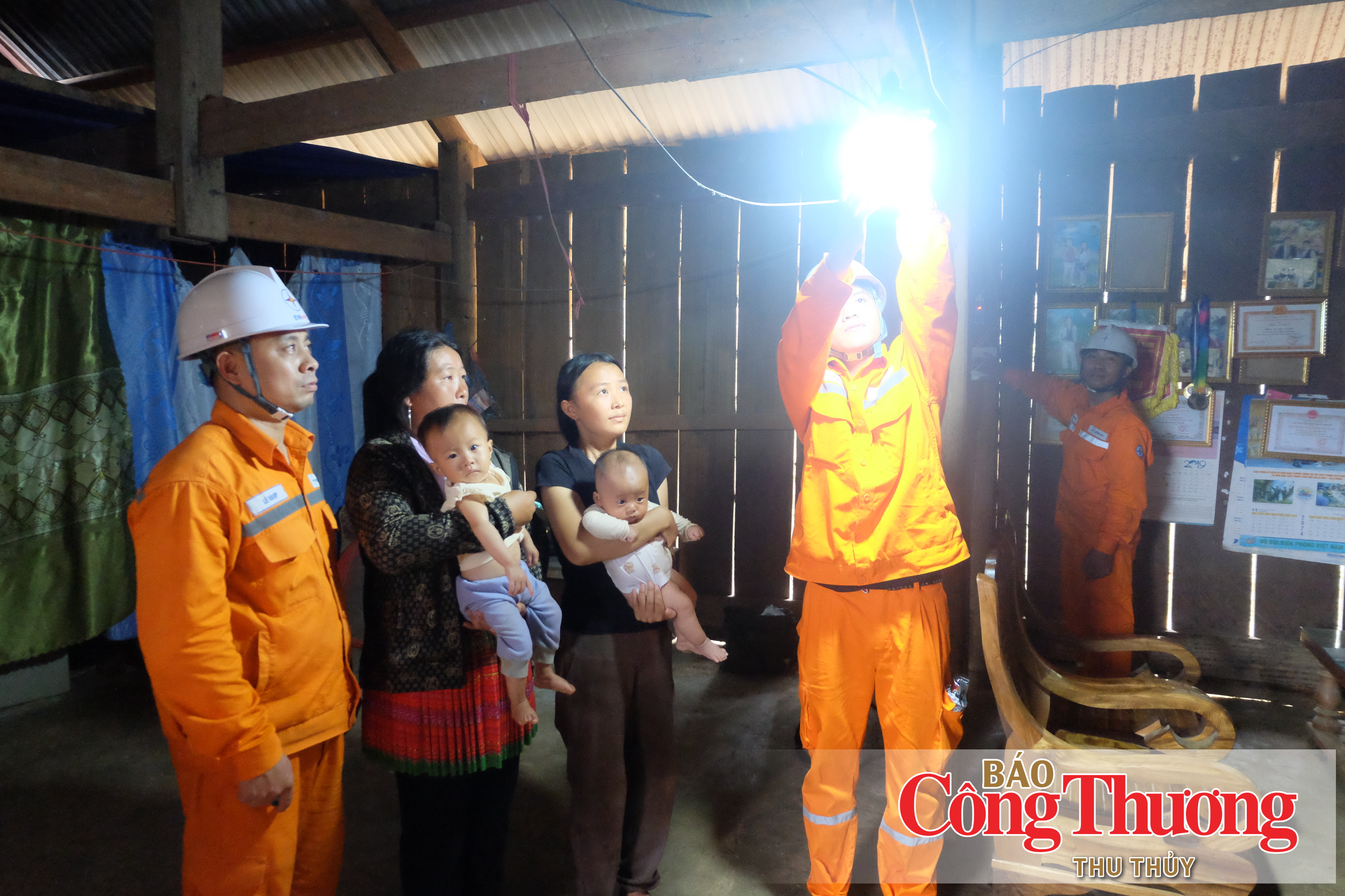 Lai Châu hoàn thành mục tiêu 100% thôn, bản có điện