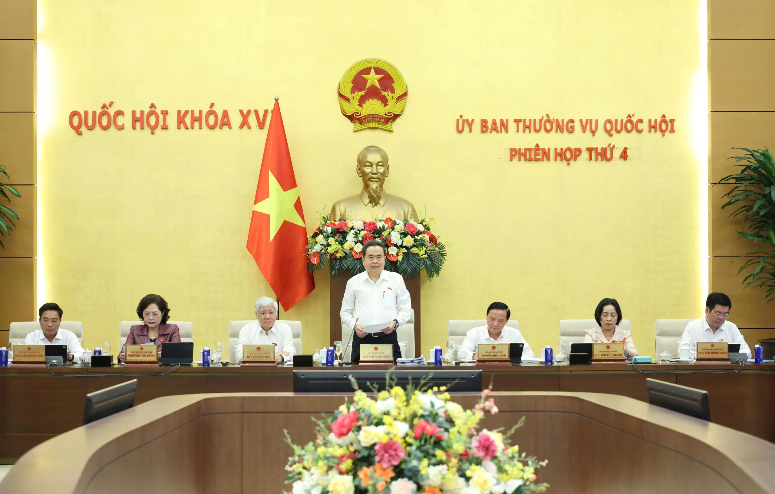 Chủ tịch Quốc hội: Không để chậm tiến độ trong xây dựng luật