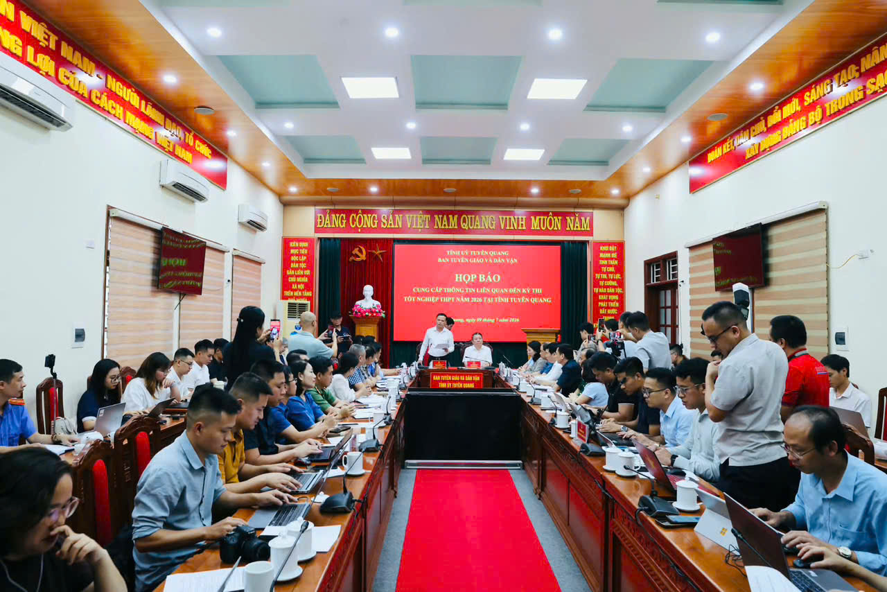 Bộ Giáo dục và Đào tạo nói về đề xuất cho học sinh chuyên Tuyên Quang thi lại môn Toán