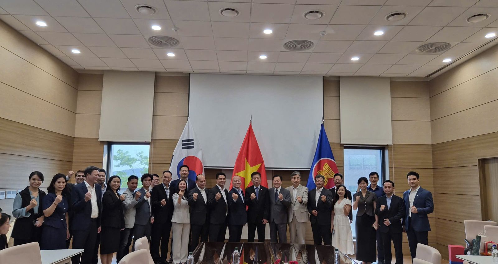 Thúc đẩy hợp tác đầu tư, thương mại Việt Nam và Hàn Quốc