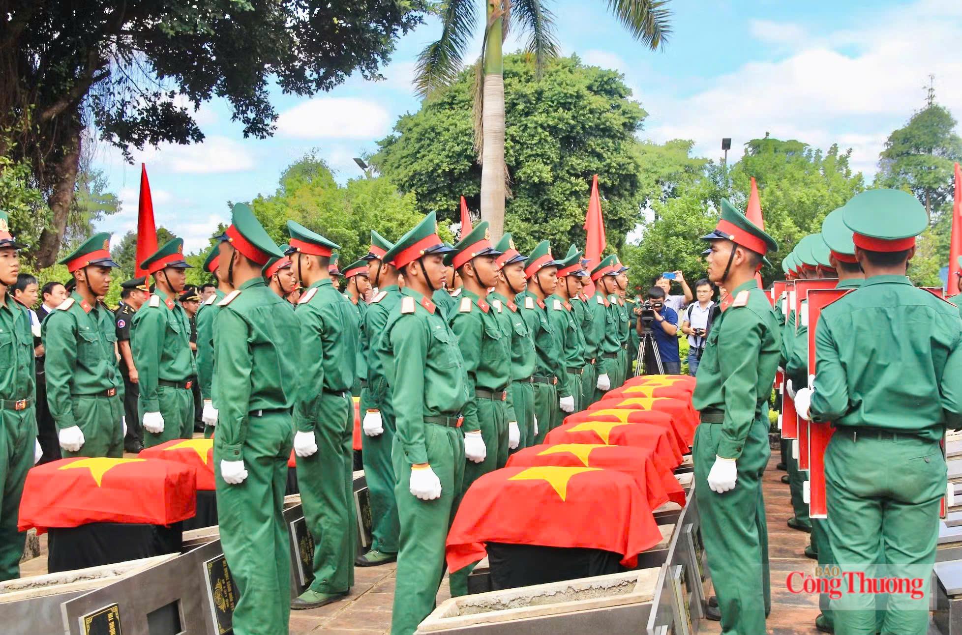 Trả lại tên cho các anh!