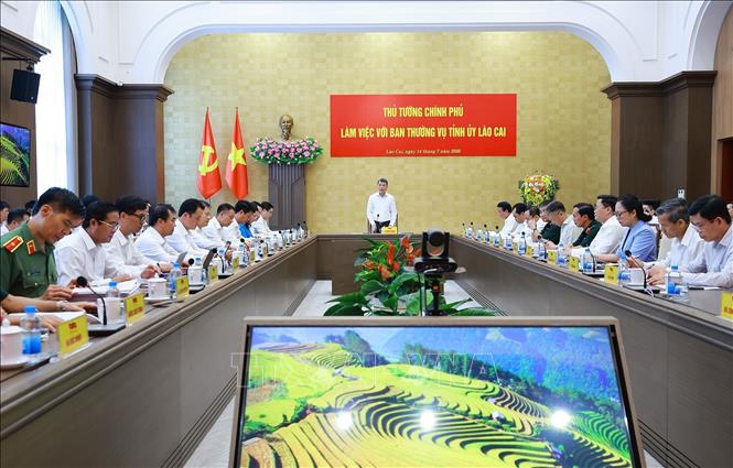 Thủ tướng làm việc với Ban Thường vụ Tỉnh uỷ Lào Cai