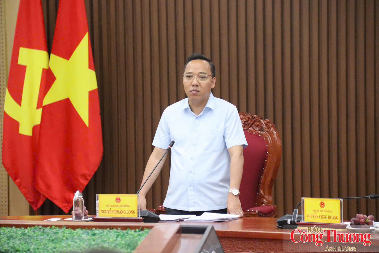 Thứ trưởng Nguyễn Hoàng Long làm việc với tỉnh Quảng Ngãi về các dự án năng lượng