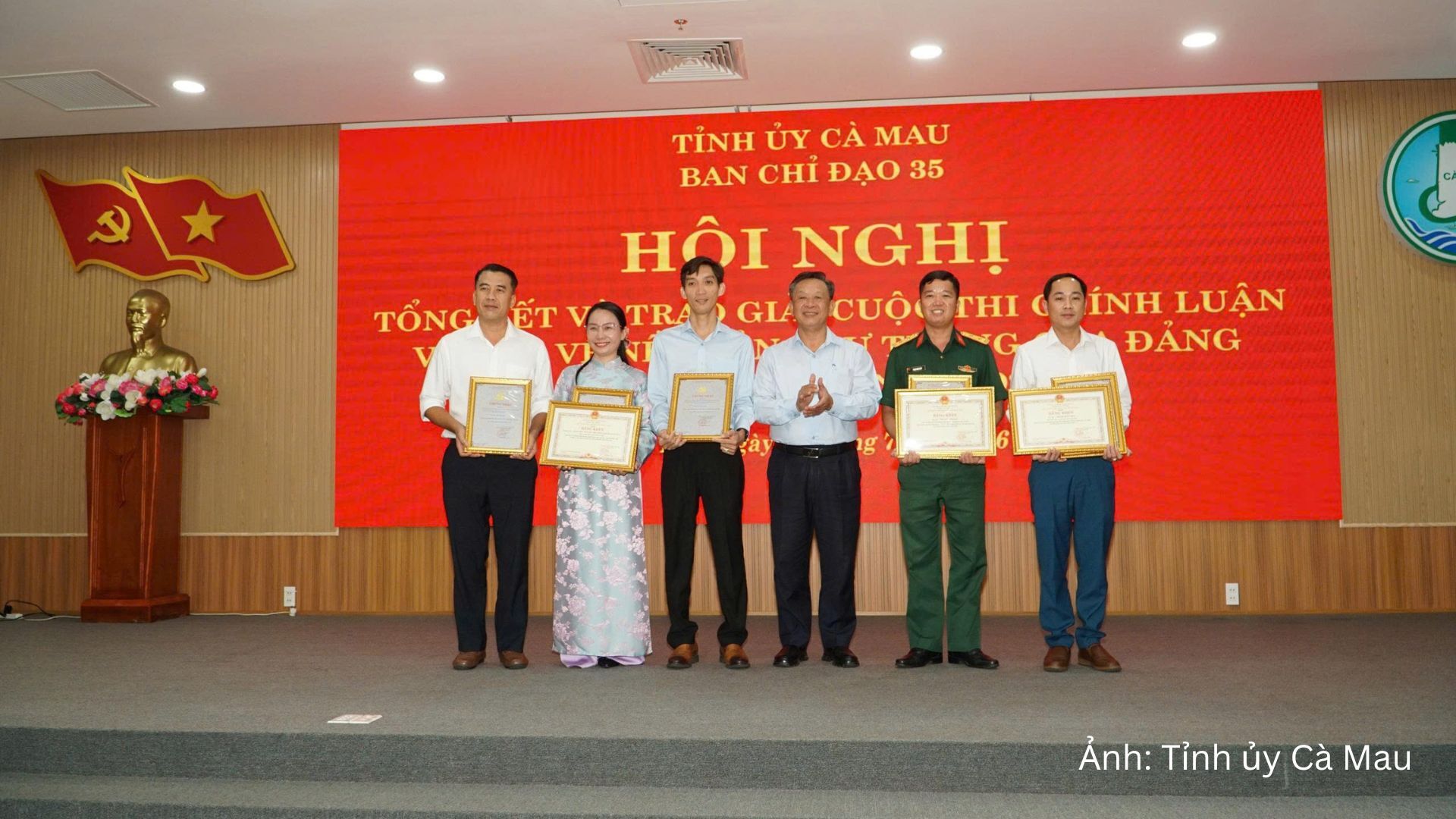 Cà Mau trao giải Cuộc thi Chính luận bảo vệ nền tảng tư tưởng của Đảng