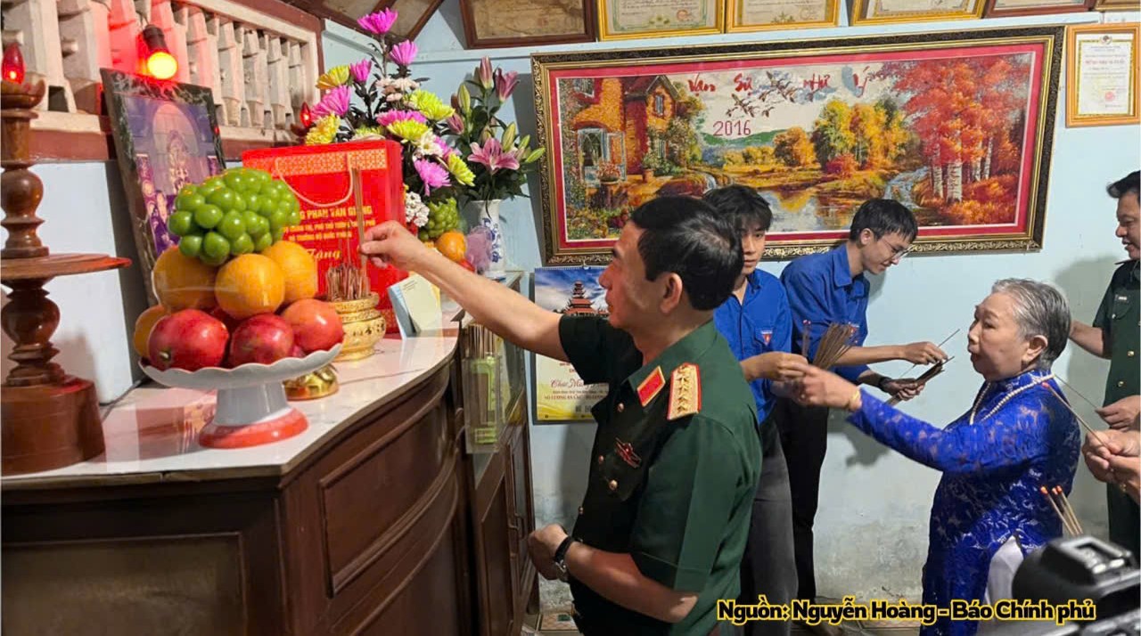 Phó Thủ tướng Phan Văn Giang thăm các gia đình chính sách, người có công tại Lâm Đồng