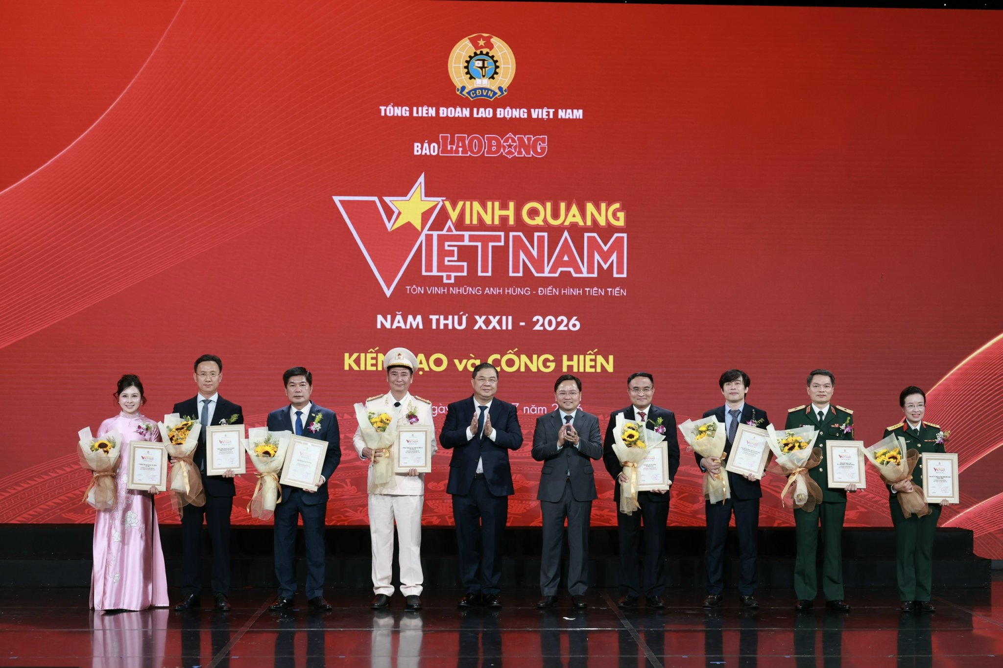 Vinh quang Việt Nam năm 2026: Lan tỏa tinh thần, khơi dậy khát vọng cống hiến