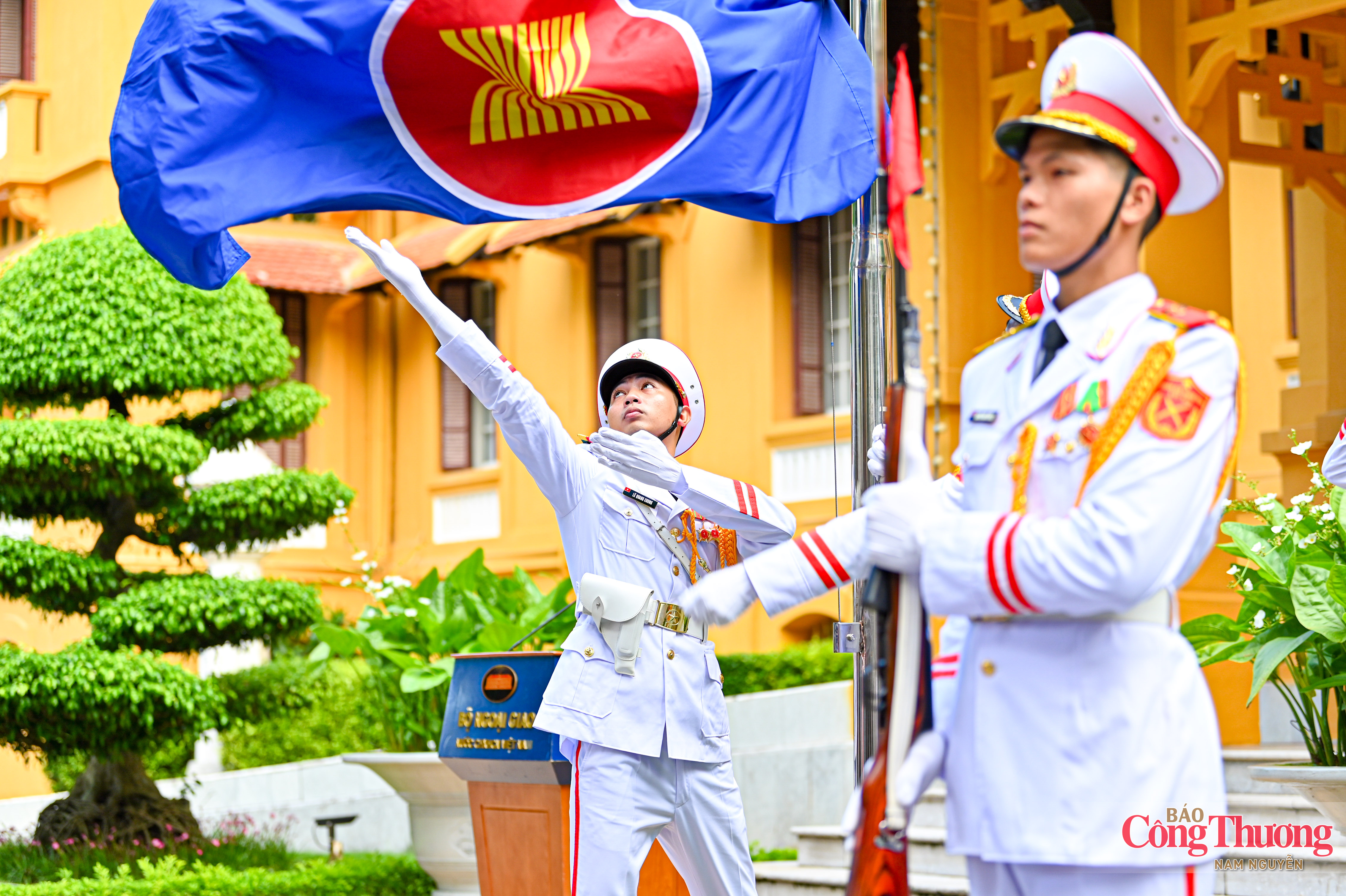 Lễ Thượng cờ kỷ niệm 59 năm Ngày thành lập ASEAN