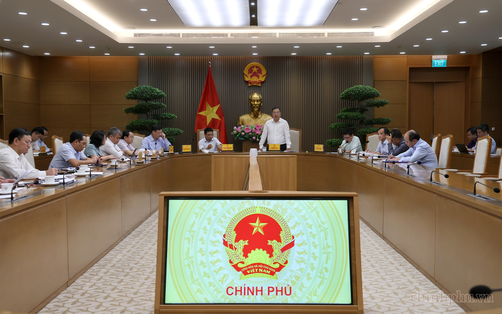 Phát triển thị trường điện cạnh tranh phải gắn với bảo đảm an ninh năng lượng