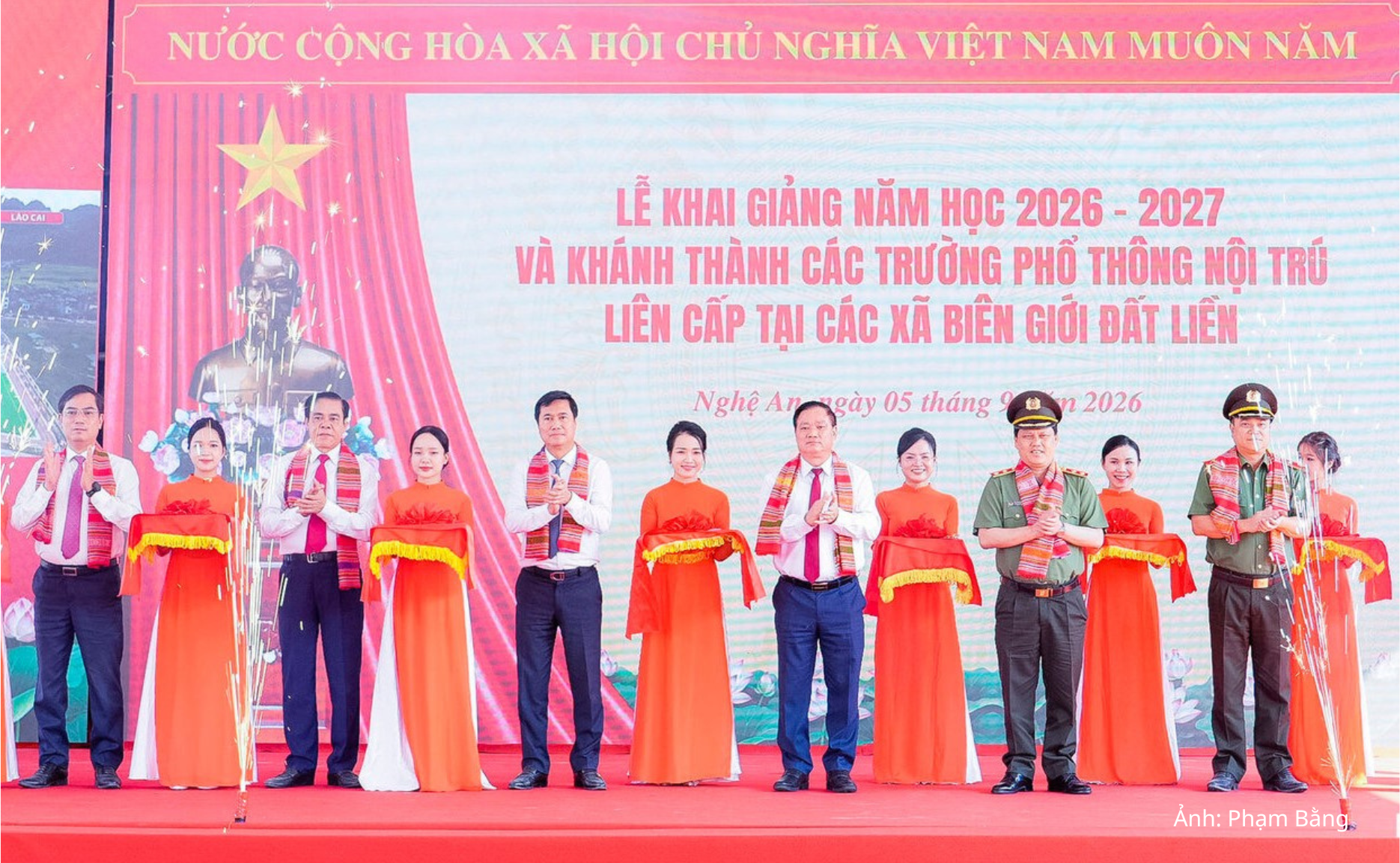 Nghệ An: 900 nghìn học sinh háo hức bước vào năm học mới 