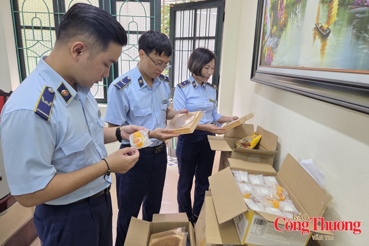 Hà Nội: Liên tiếp phát hiện hàng trăm bánh trung thu nhập lậu