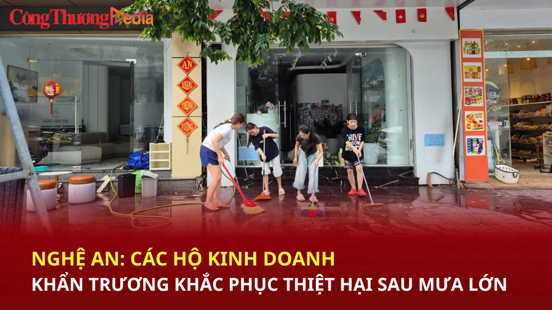 Nghệ An: Các hộ kinh doanh khẩn trương khắc phục thiệt hại sau mưa lớn