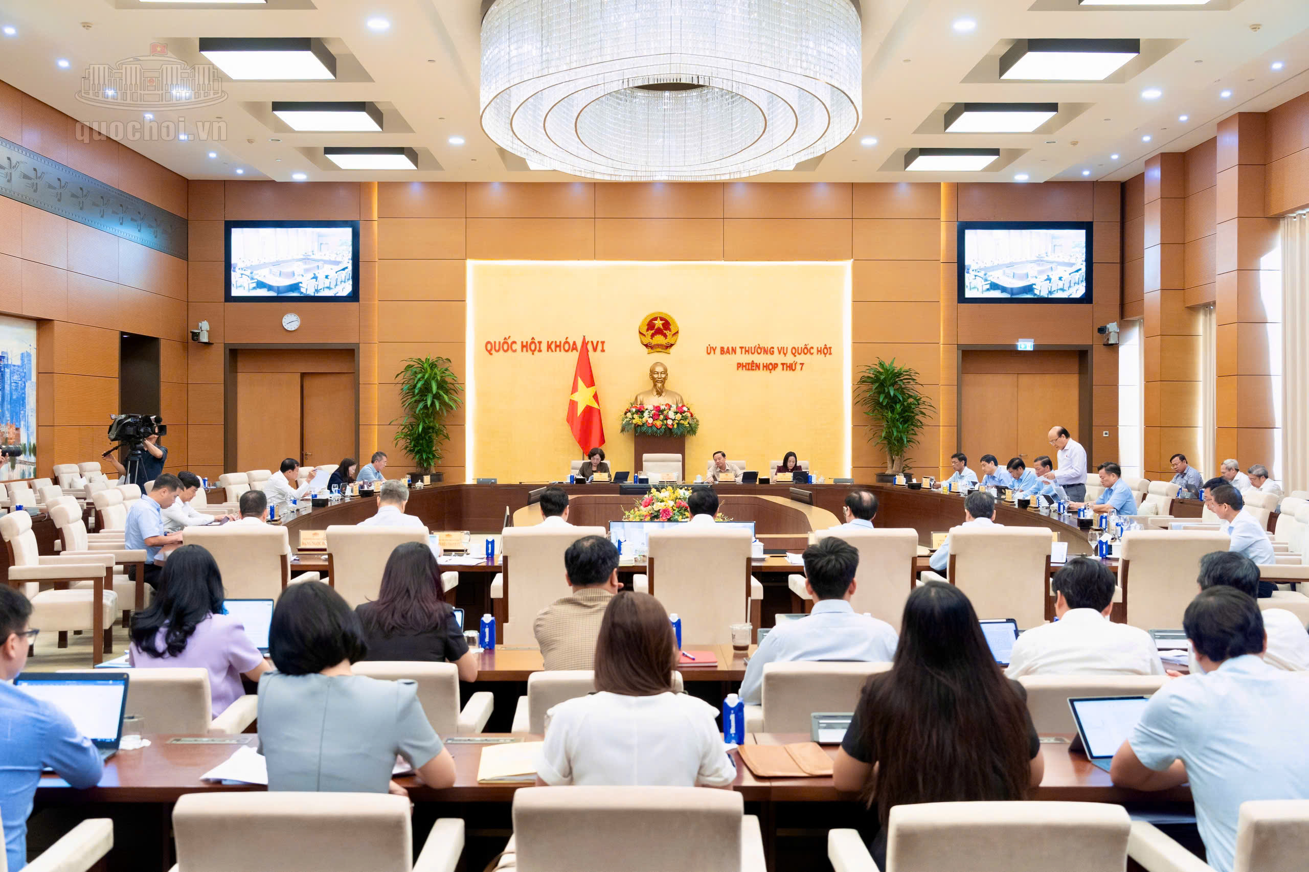 Ủy ban Thường vụ Quốc hội cho ý kiến về dự án Luật Kinh doanh bất động sản (sửa đổi)