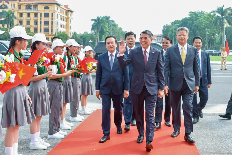 Thủ tướng: Hưng Yên cần quyết tâm cao nhất để sớm trở thành thành phố trực thuộc Trung ương trước năm 2030